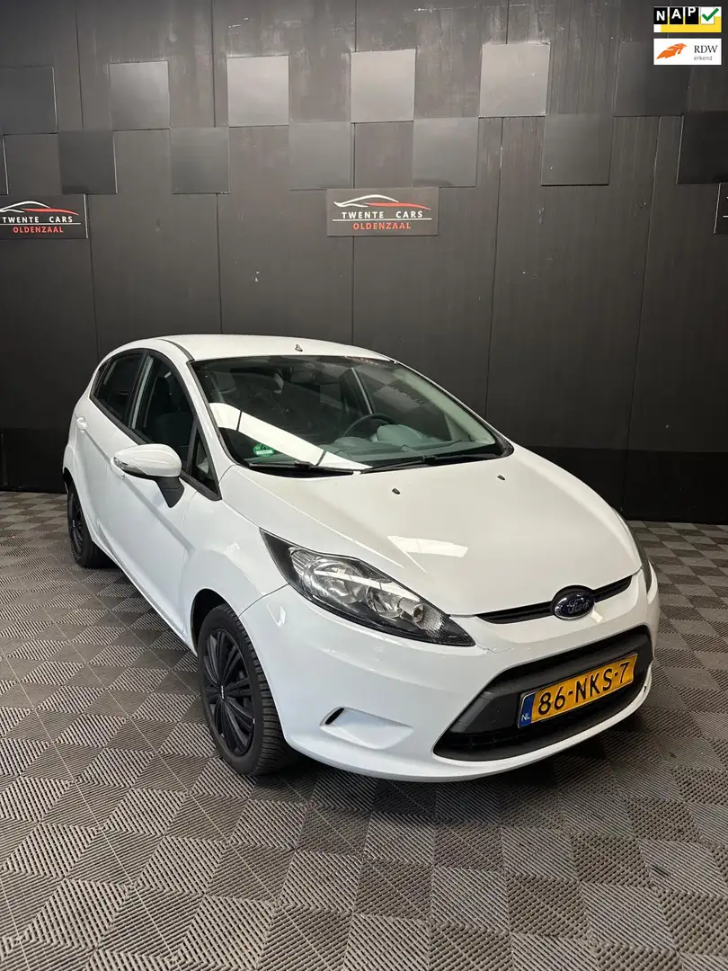 Ford Fiesta 1.25 Limited | Airco | Nieuwe APK | Wit - 1