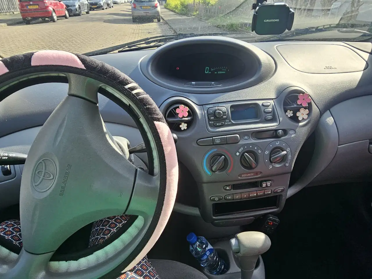 Toyota Yaris 1.3-16V VVT-i Sol, foto 5