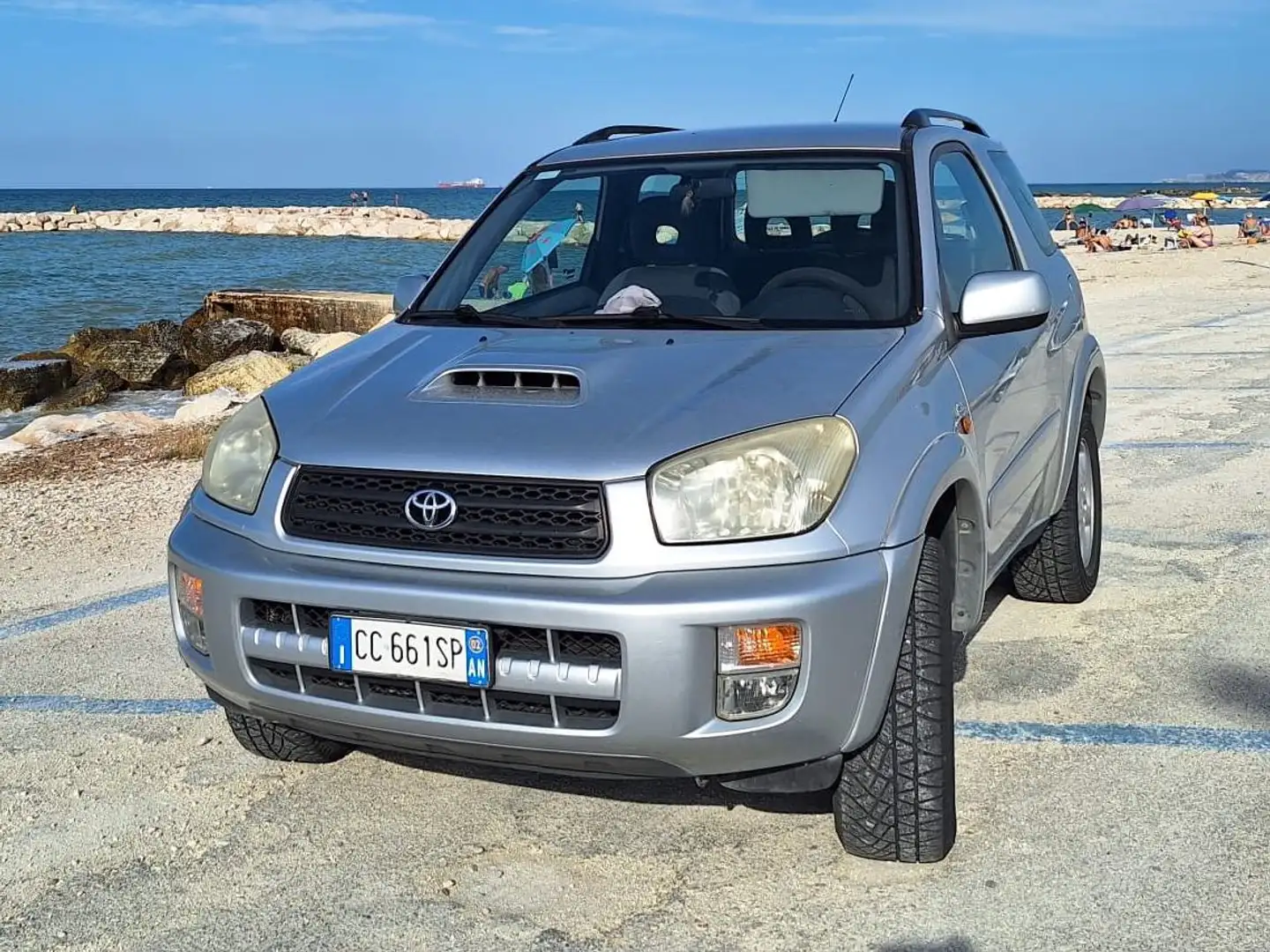 Toyota RAV 4 RAV4 3p 2.0 d-4d 16v Šedá - 2