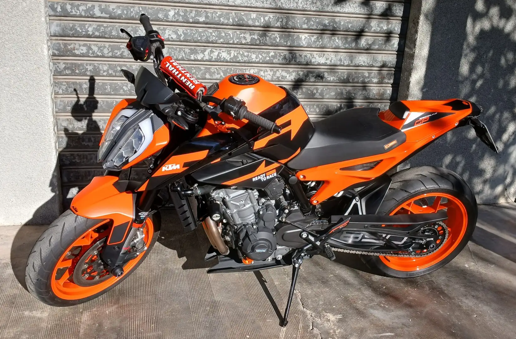 KTM 890 Duke GP Arancione - 1