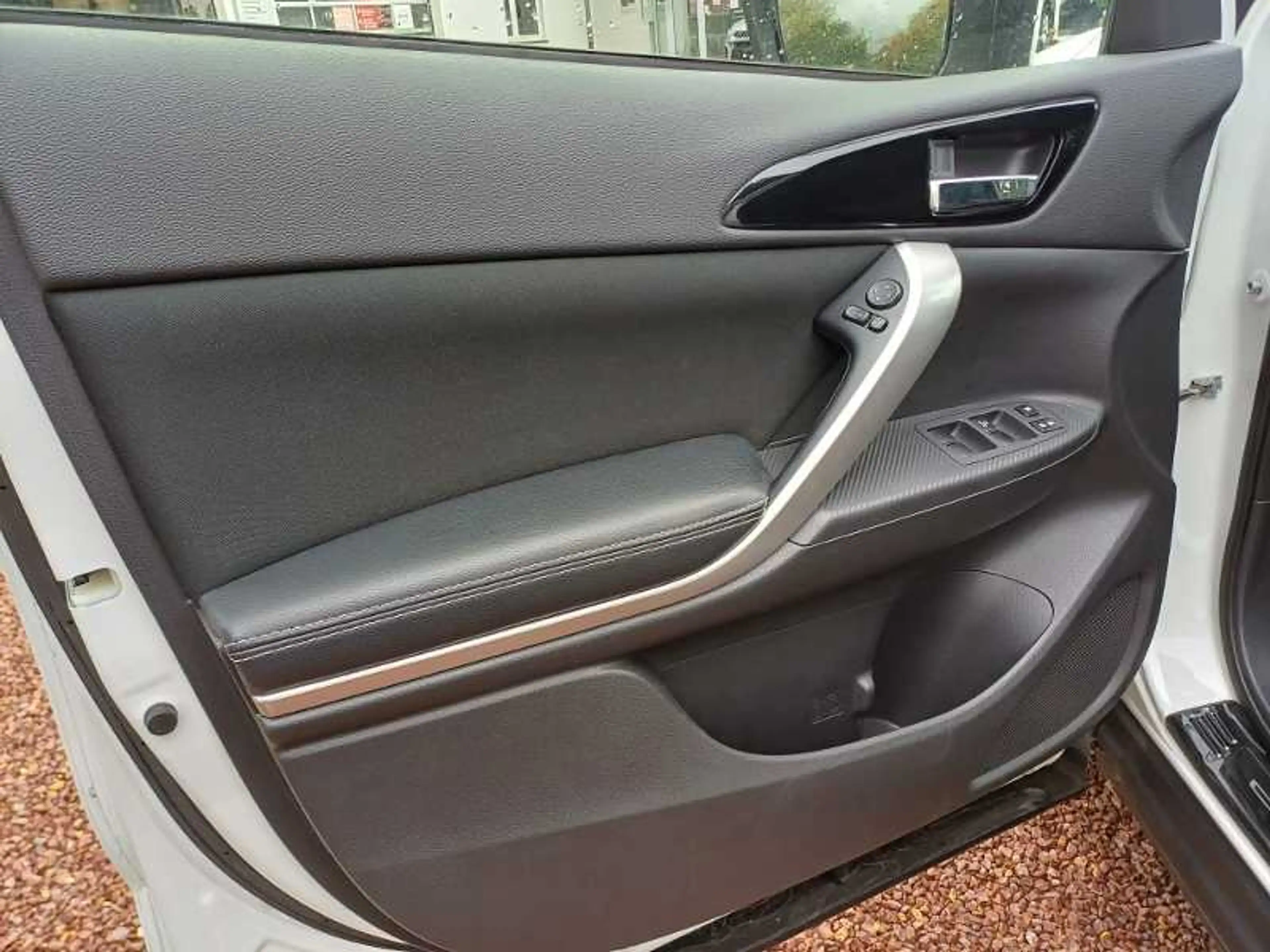 Mitsubishi Eclipse Cross Intro Edition1.5 kein VK an privat — photo 6