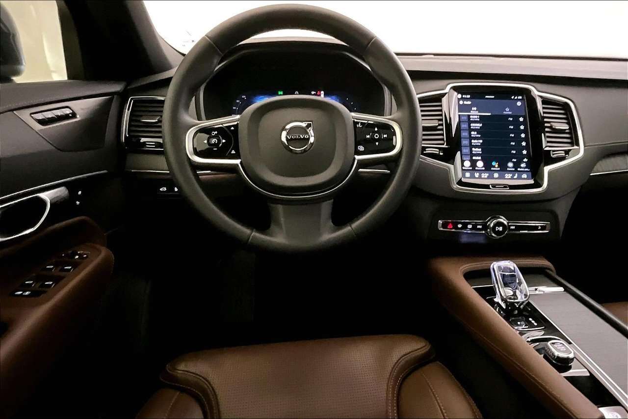 2025 Volvo XC90 ULTRA BRIGHT PHEV - HARMAN KARDON - 21'' WHEELS / alt 5
