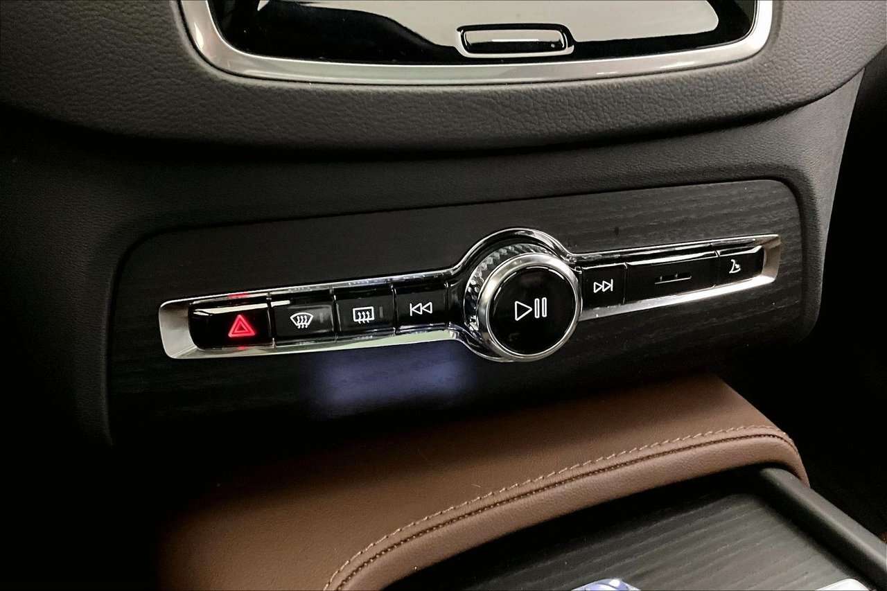 2025 Volvo XC90 ULTRA BRIGHT PHEV - HARMAN KARDON - 21'' WHEELS / thumb 24