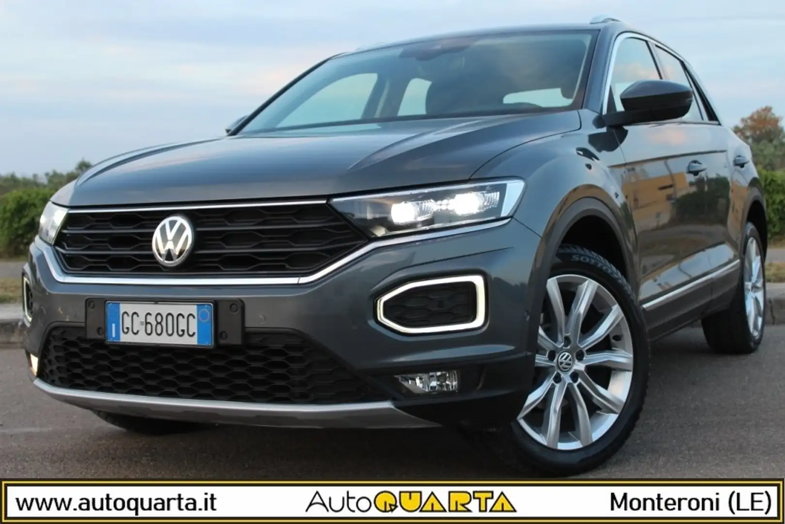 Volkswagen T-Roc 1.6 tdi *FULL LED *NAVI *ADVANCED Grigio - 1
