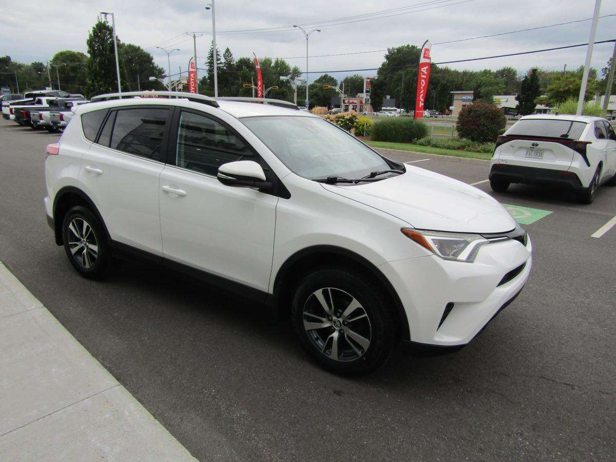 2018 Toyota RAV4 LE TI — снимка 1