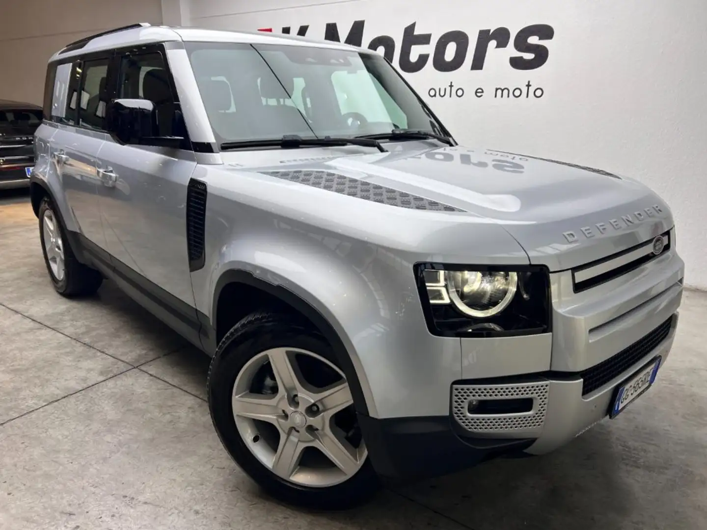 Land Rover Defender 110 3.0D I6 250 CV AWD Auto SE Argento - 1