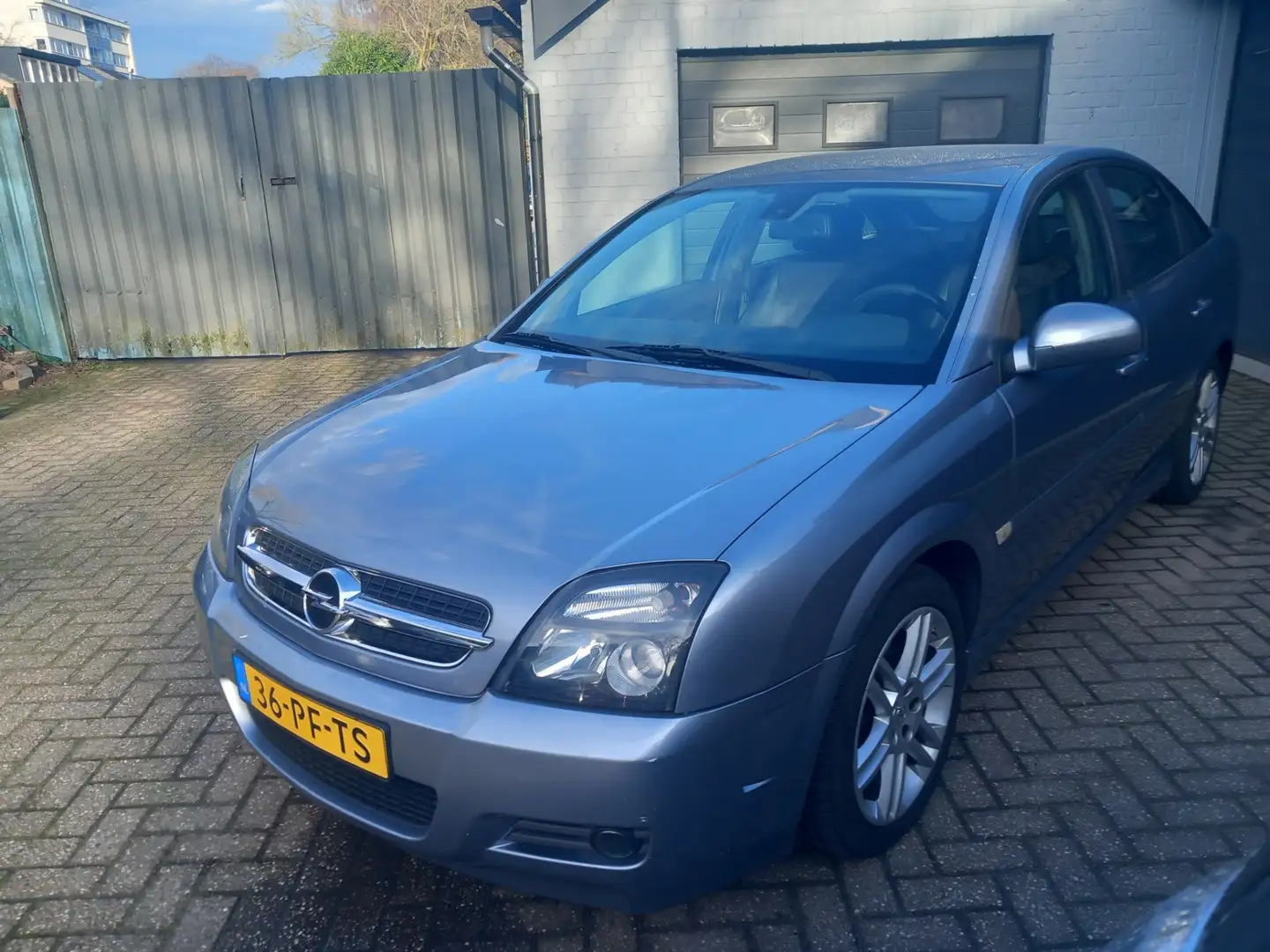 Opel Vectra GTS 2.2-16V Elegance,Airco,Trekhaak,Lichtmetalen v Grau - 1