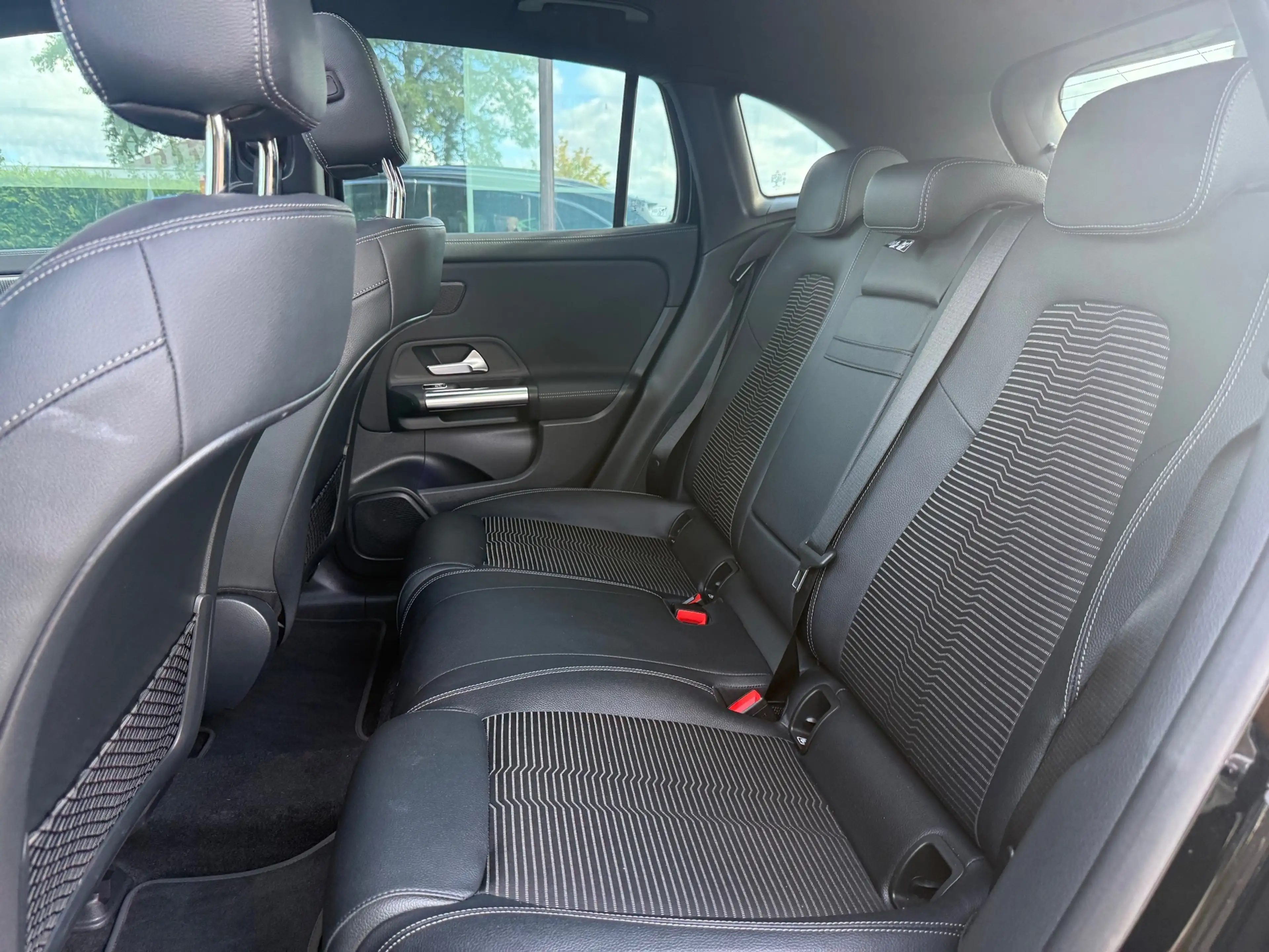 Mercedes-Benz EQA 250 Business Solution Luxury 67 kWh - Automaat - Pano/ — photo 22