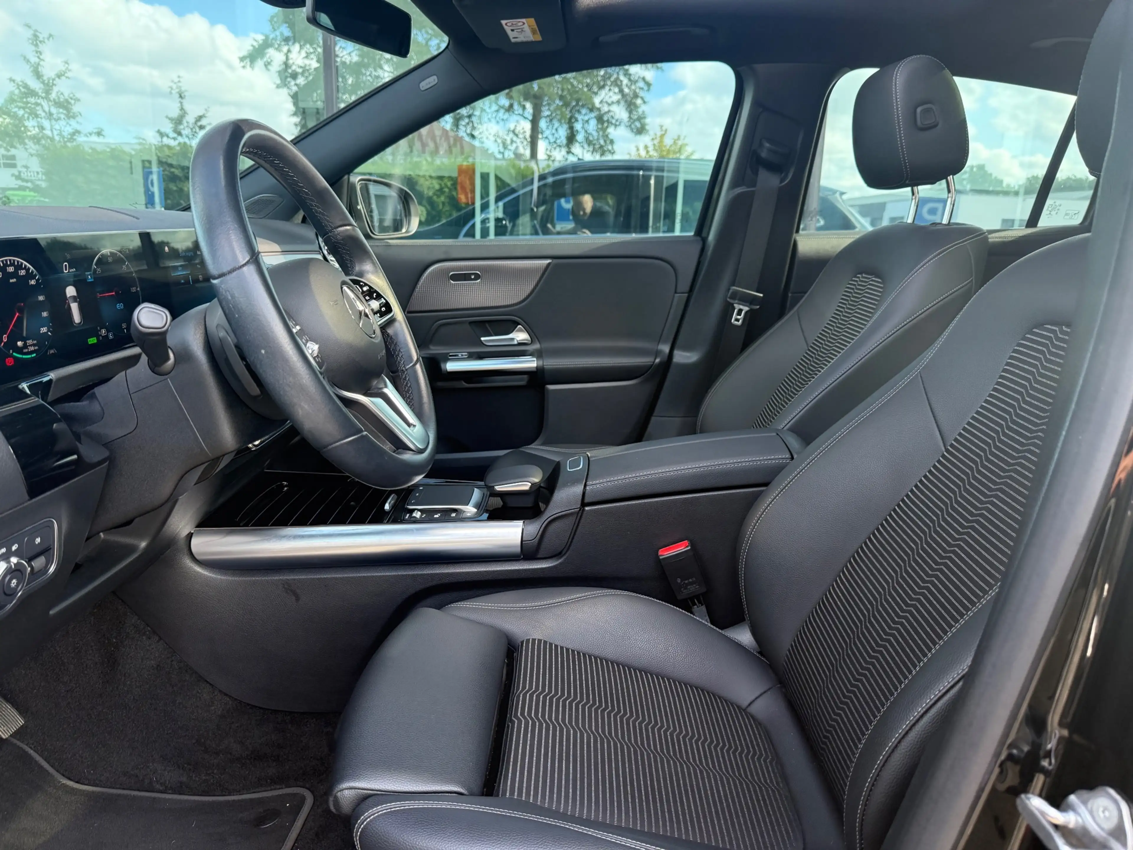 Mercedes-Benz EQA 250 Business Solution Luxury 67 kWh - Automaat - Pano/ — photo 21
