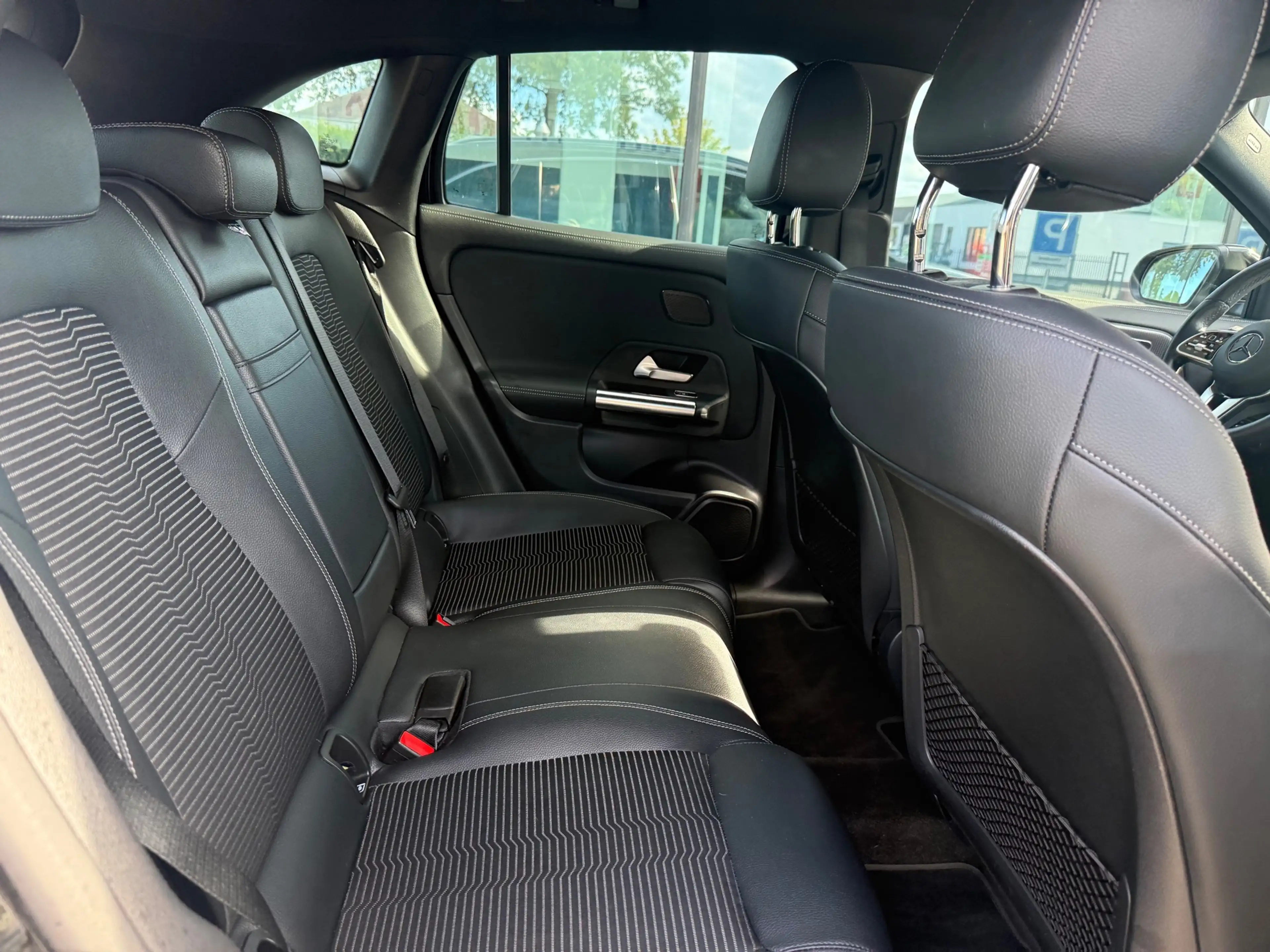 Mercedes-Benz EQA 250 Business Solution Luxury 67 kWh - Automaat - Pano/ — photo 30