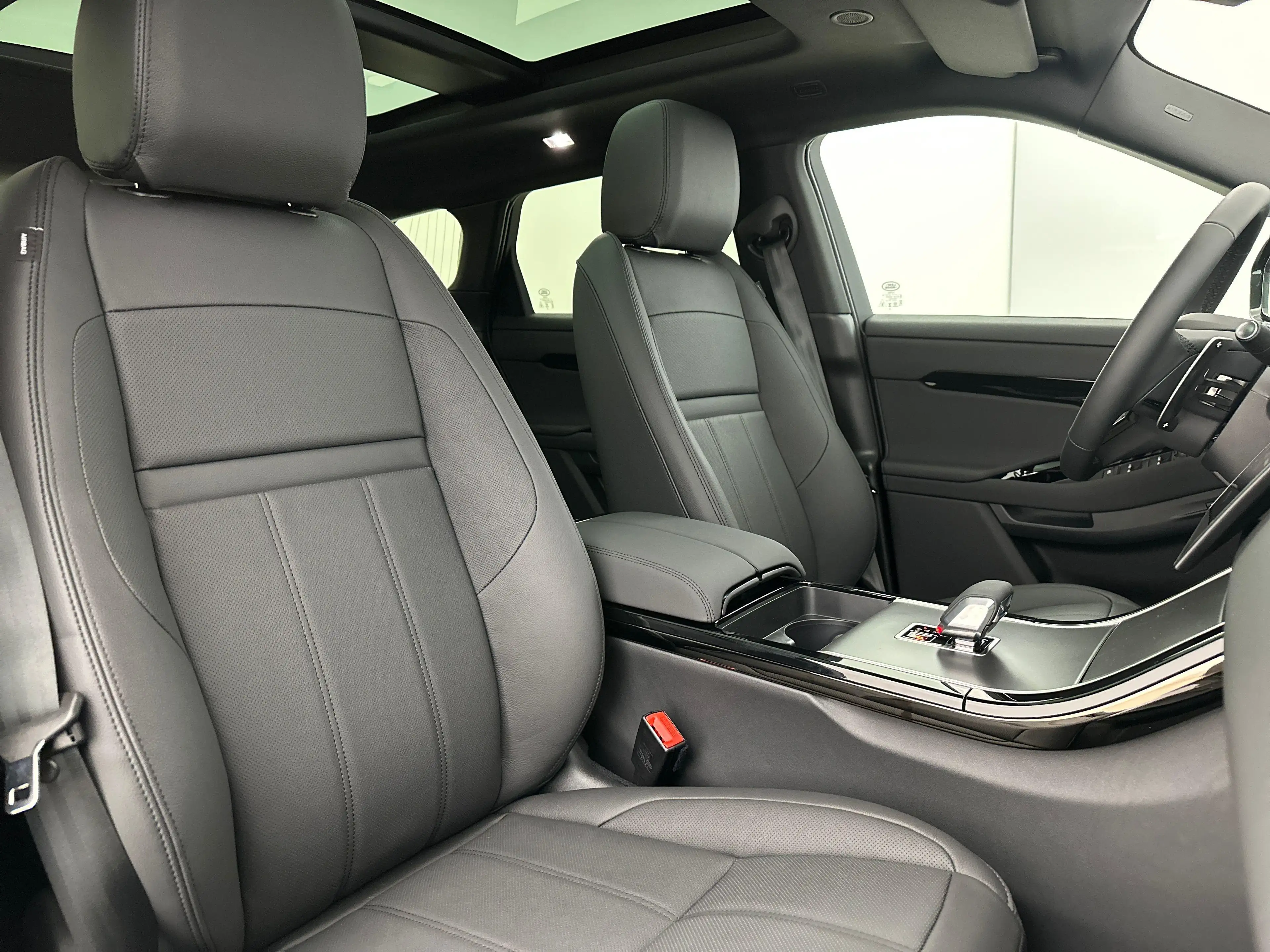 Land Rover Range Rover Evoque P160 S FWD Auto. 26.5MY — photo 11