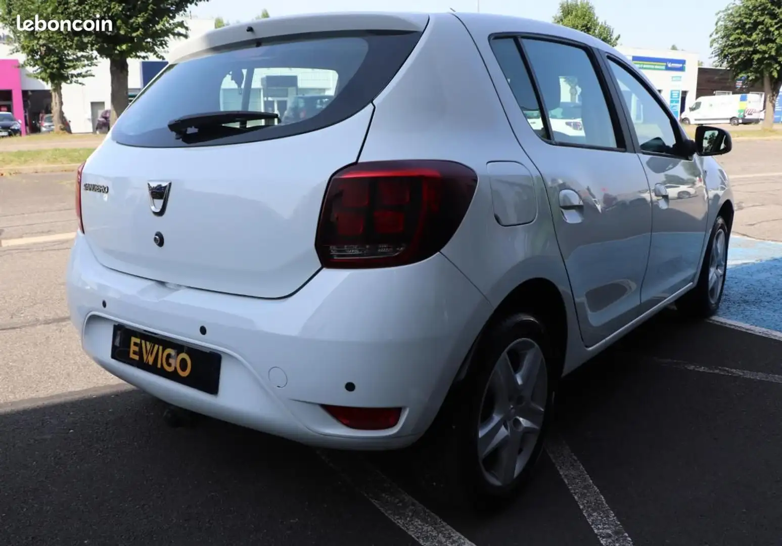 Dacia Sandero 1.0 SCE 75ch LAUREATE ATTELAGE GARANTIE Weiß - 2