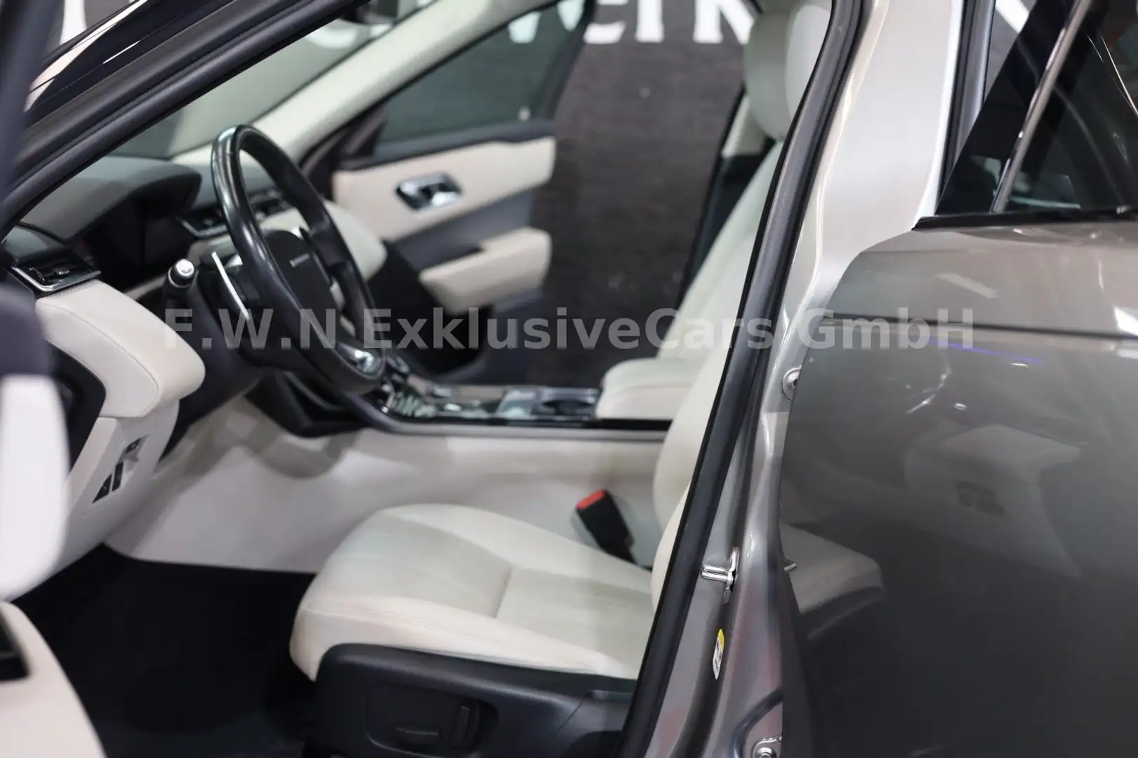 Land Rover Range Rover Velar Velar R-Dynamic HSE*Matrix*Pano*Luft*Kamera* Grau - 2