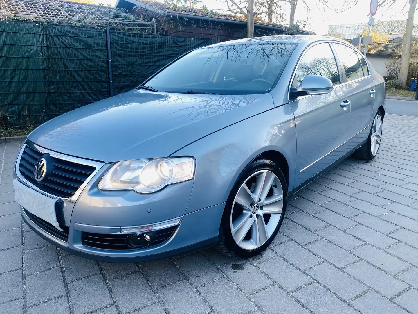 Volkswagen Passat 2.0 TSI KETTE-NEU-TÜV 200PS LEDER|NAV|MFL|SHZ|AW Blau - 1