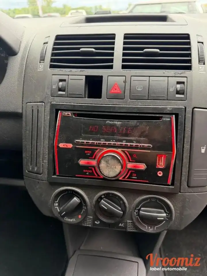 Volkswagen Polo Citadine 3 portes — photo 8