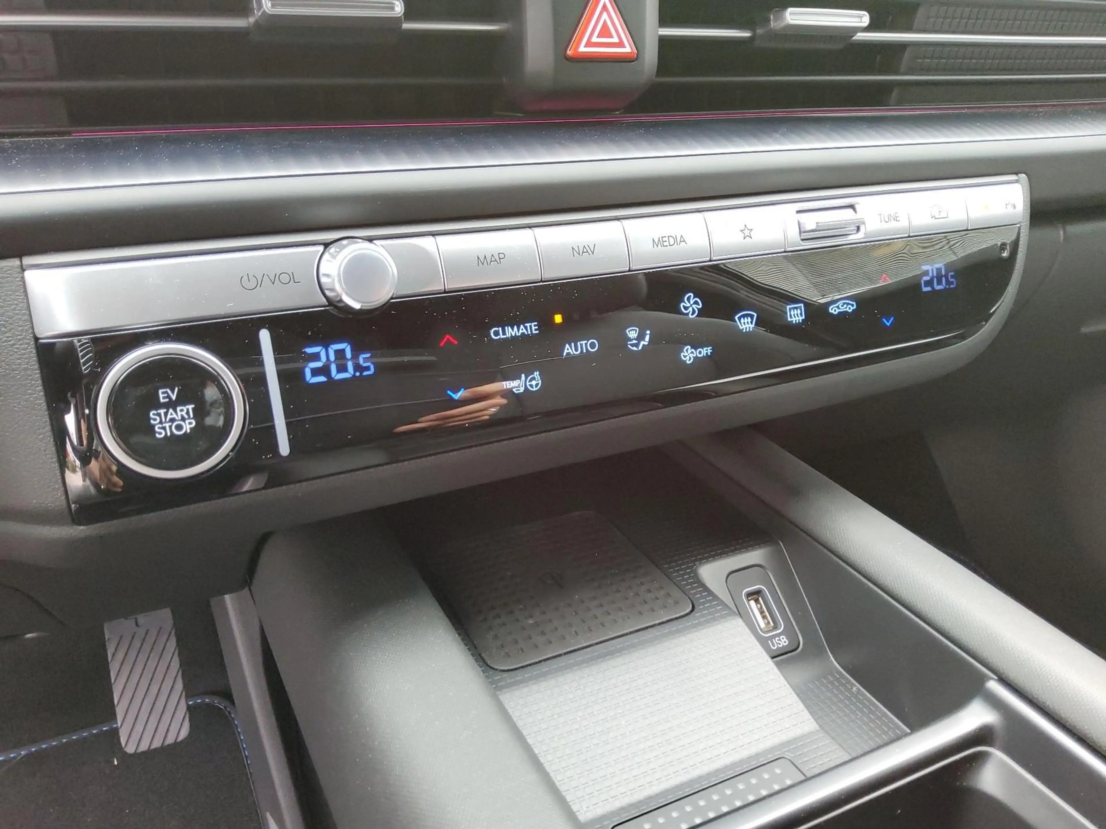 Hyundai IONIQ 6 77,4 kWh DYNAMIQ WÄRMEPUMPE/TOTWINKELWARNER — photo 8