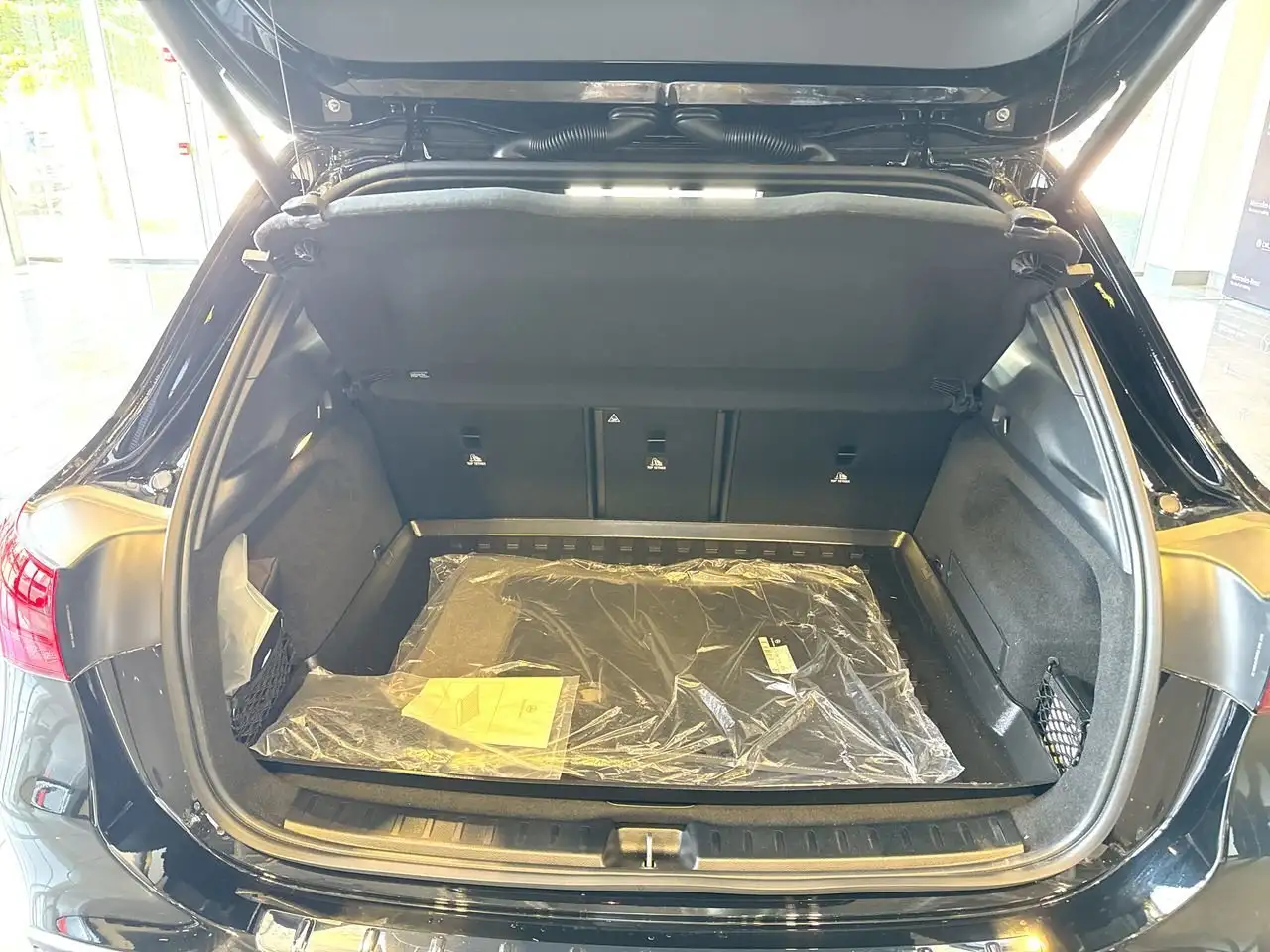 Mercedes-Benz GLA снимка Mercedes-Benz GLA