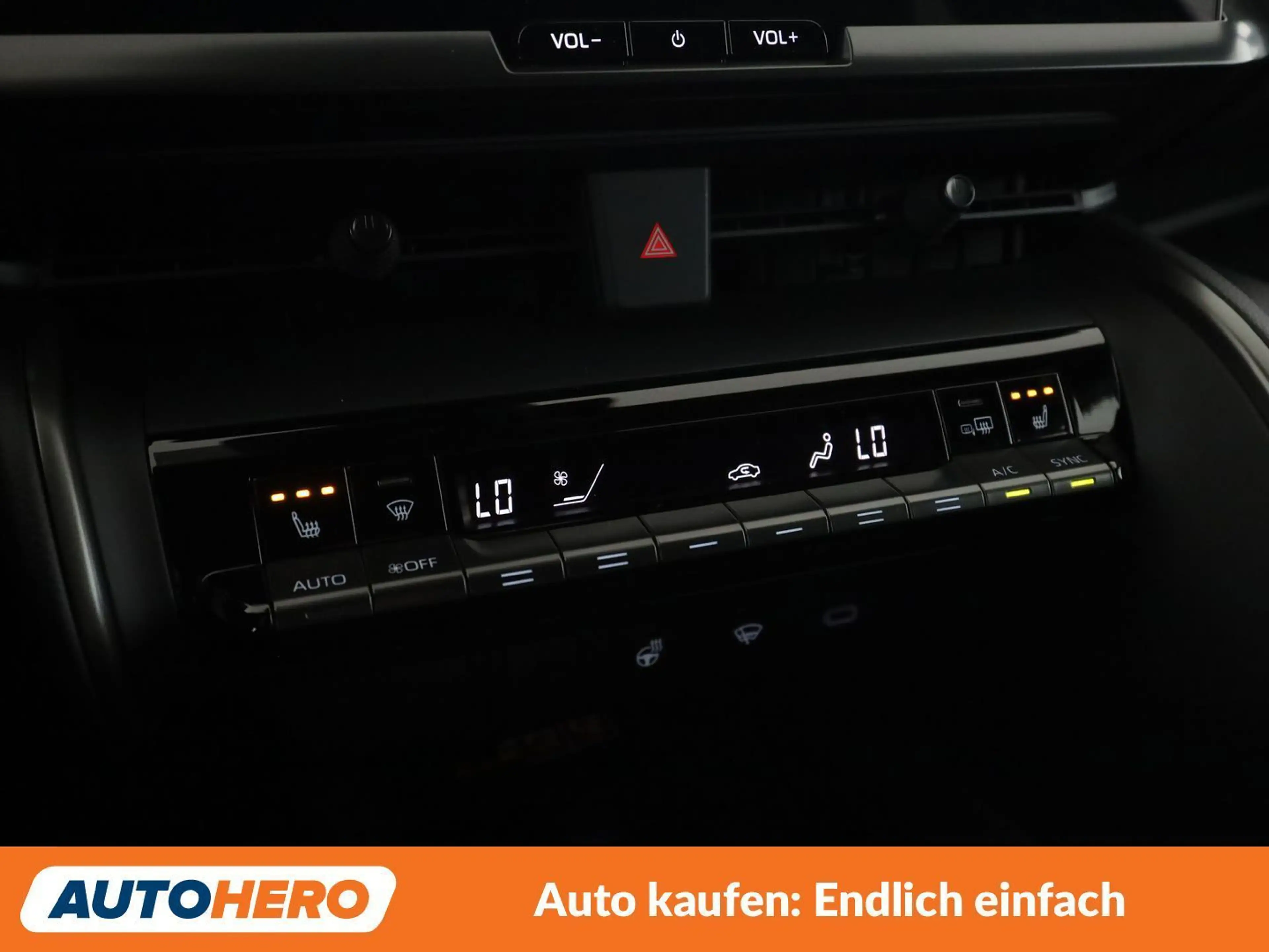 Toyota C-HR 1.8 Hybrid Active Drive — photo 24