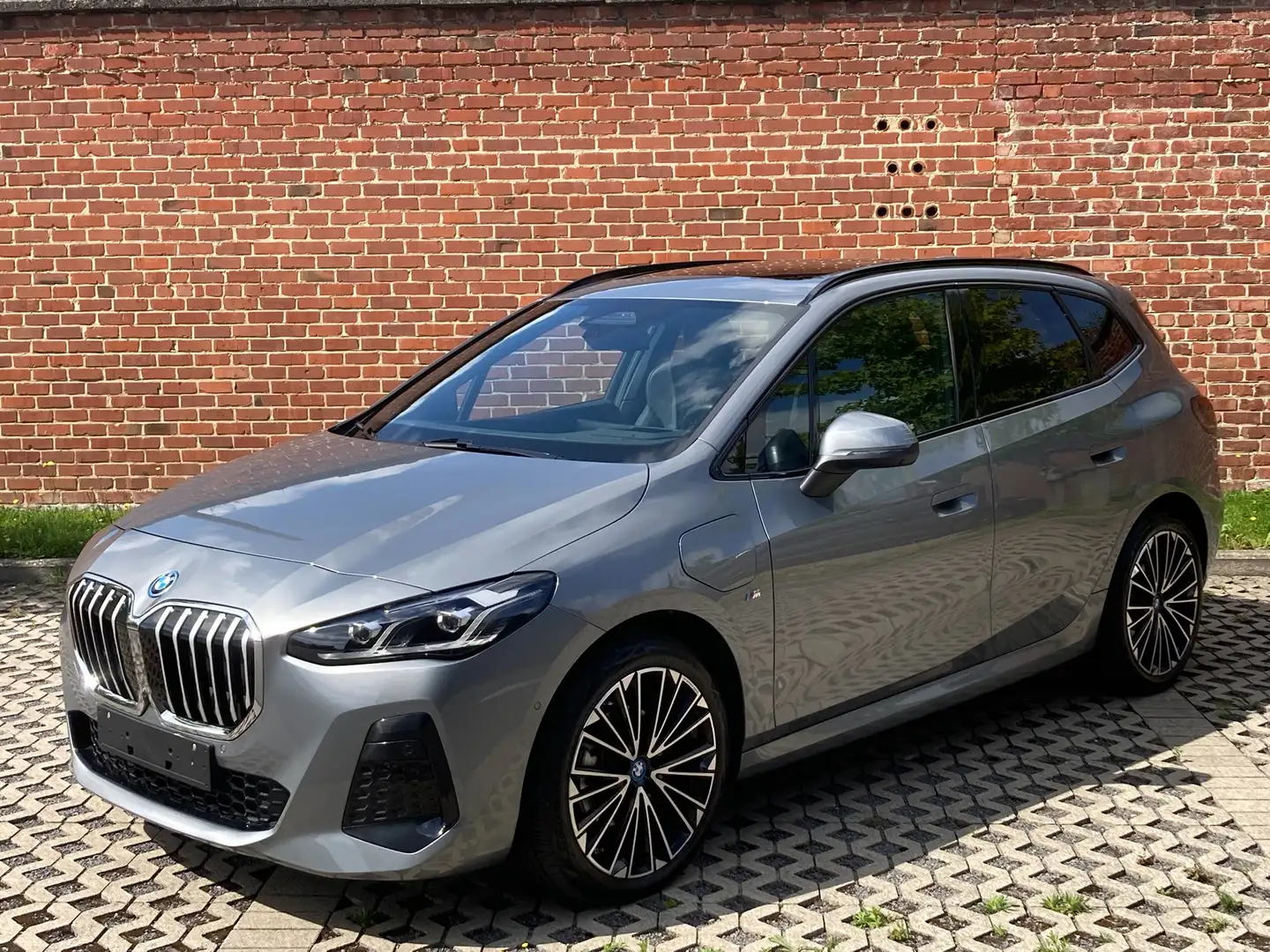 BMW 225 e xDrive Active Tourer Aut M-Sport - NP: 63.500 Gris - 2