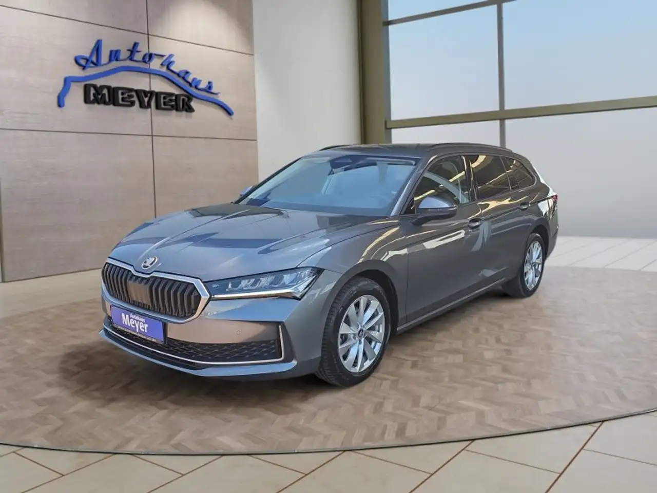 Skoda Superb Combi 2,0TDI DSG Navi/DCC/ACC/Kamera/Sitzhz., миниатюра 2