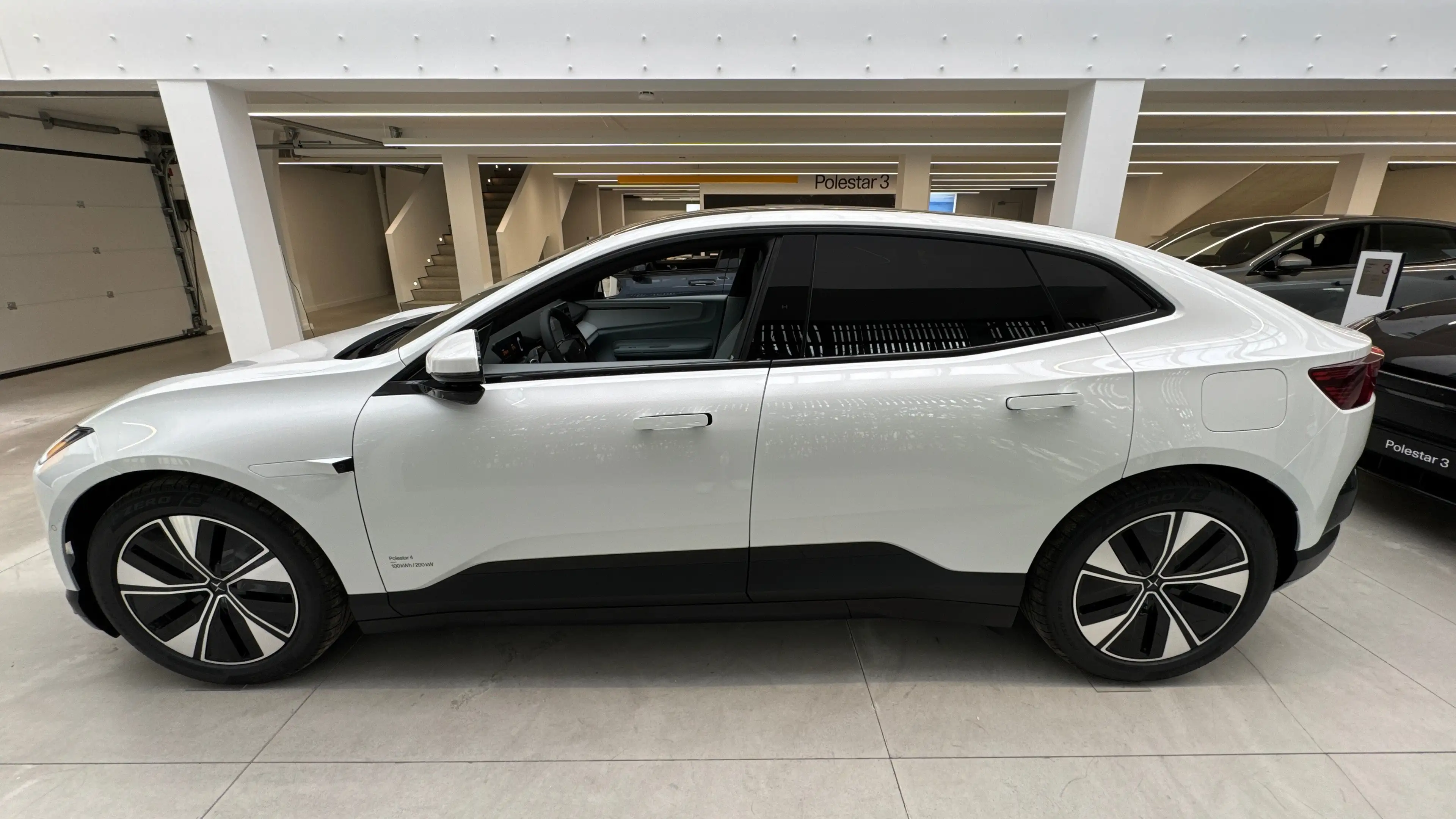 Polestar 4 100 kWh Long Range Single Motor — photo 2