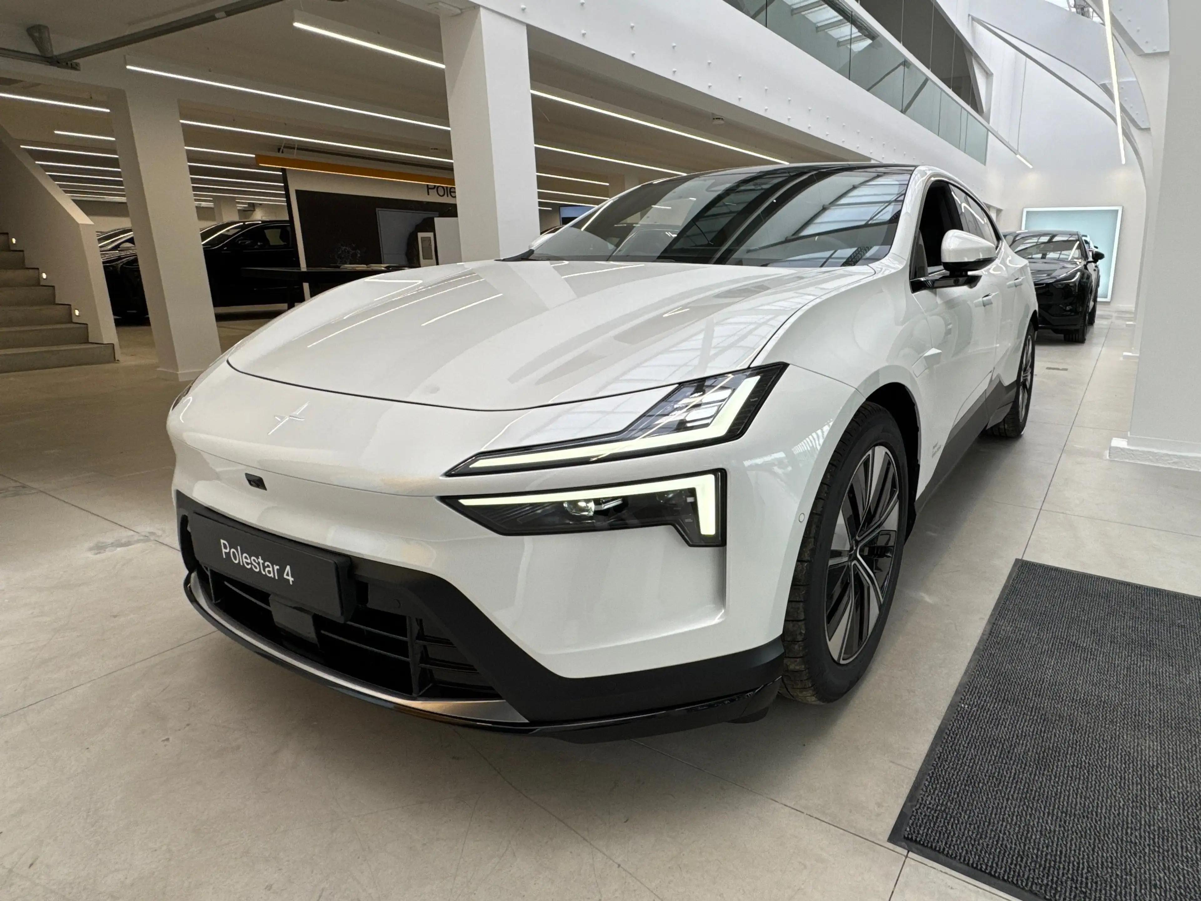 Polestar 4 100 kWh Long Range Single Motor