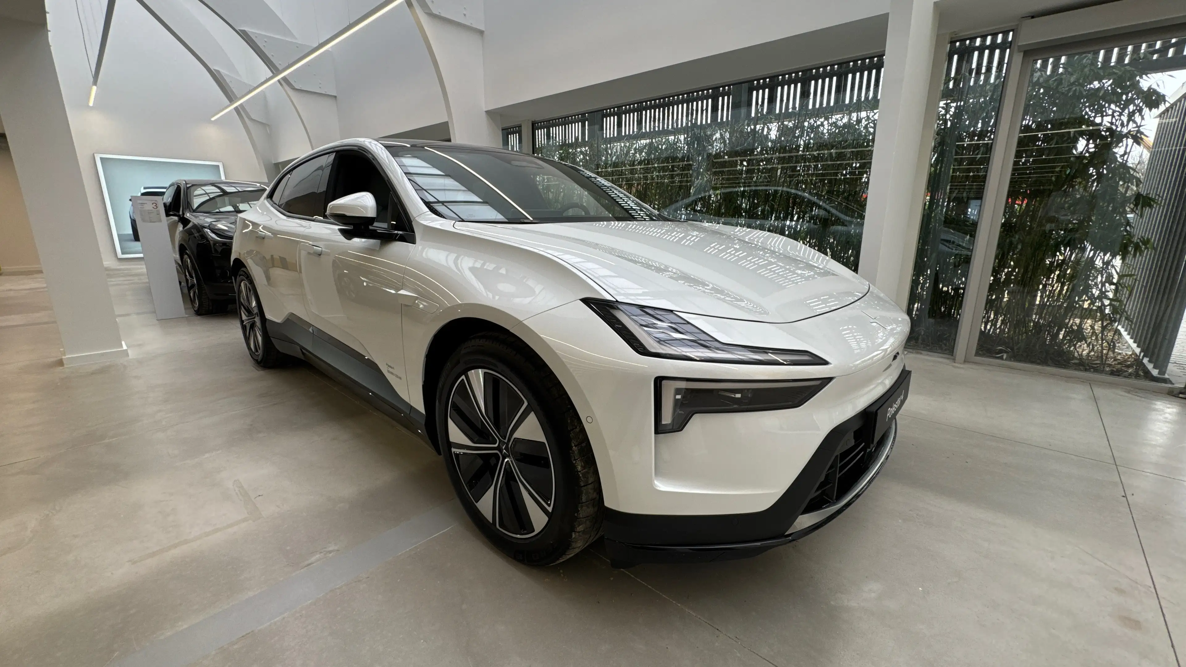 Polestar 4 100 kWh Long Range Single Motor — photo 8