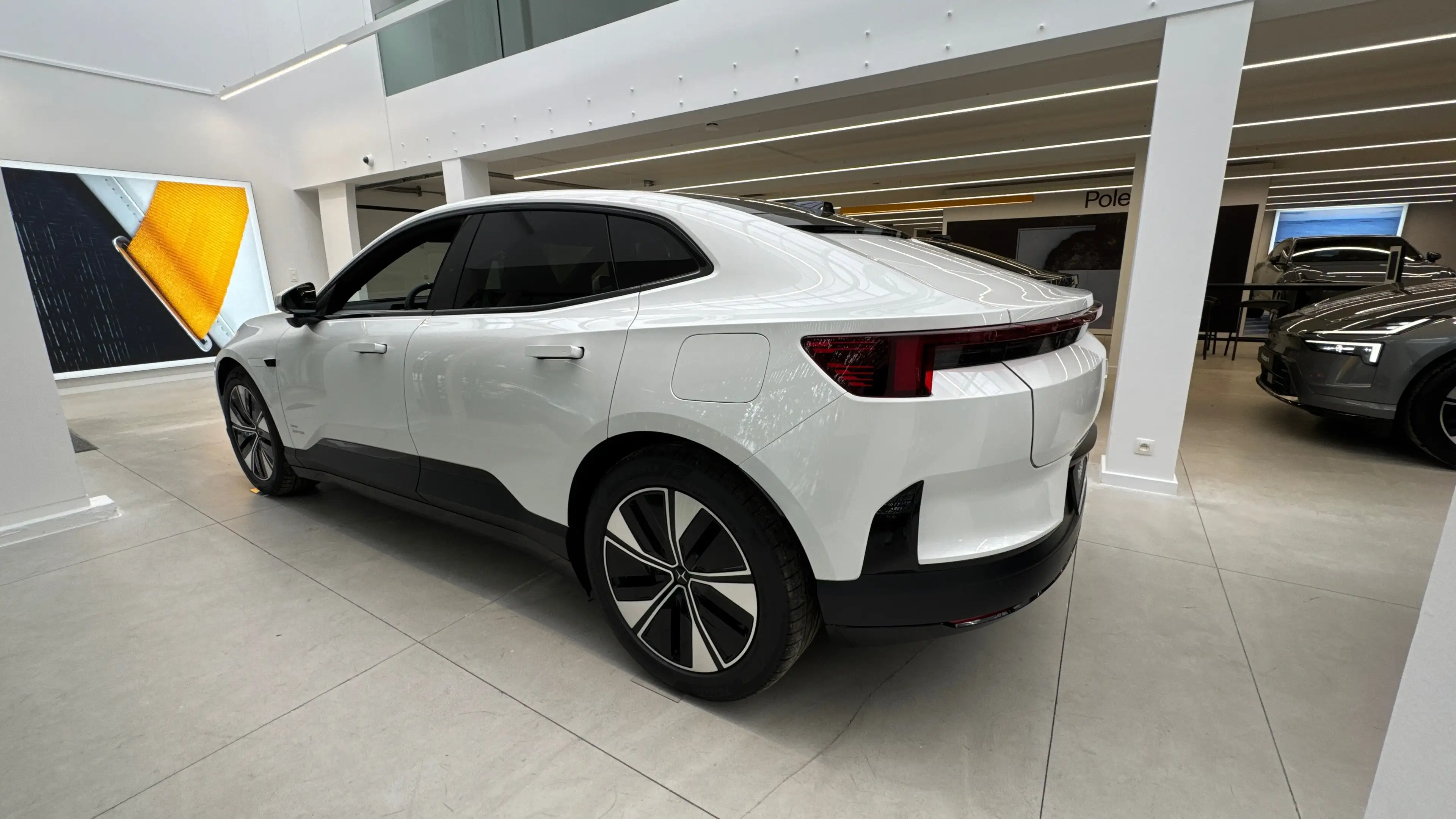 Polestar 4 100 kWh Long Range Single Motor — photo 4