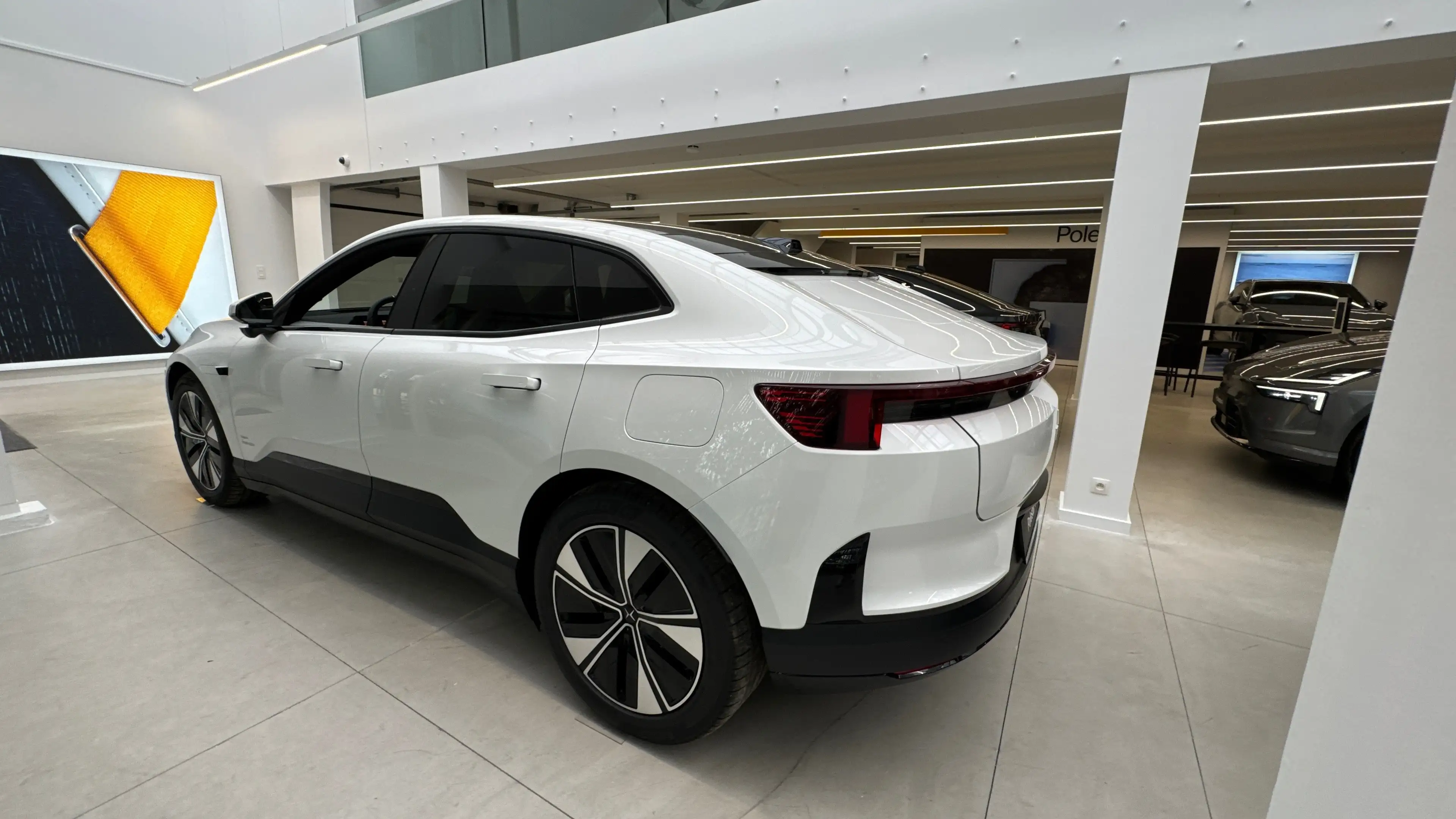Polestar 4 100 kWh Long Range Single Motor — photo 3