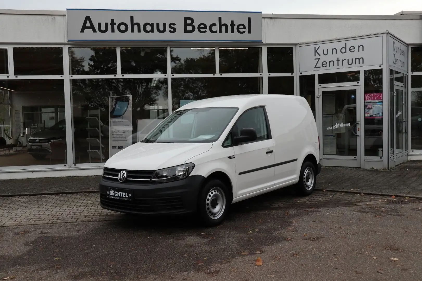 Volkswagen Caddy Nfz Kasten 8 fach bereift Weiß - 1