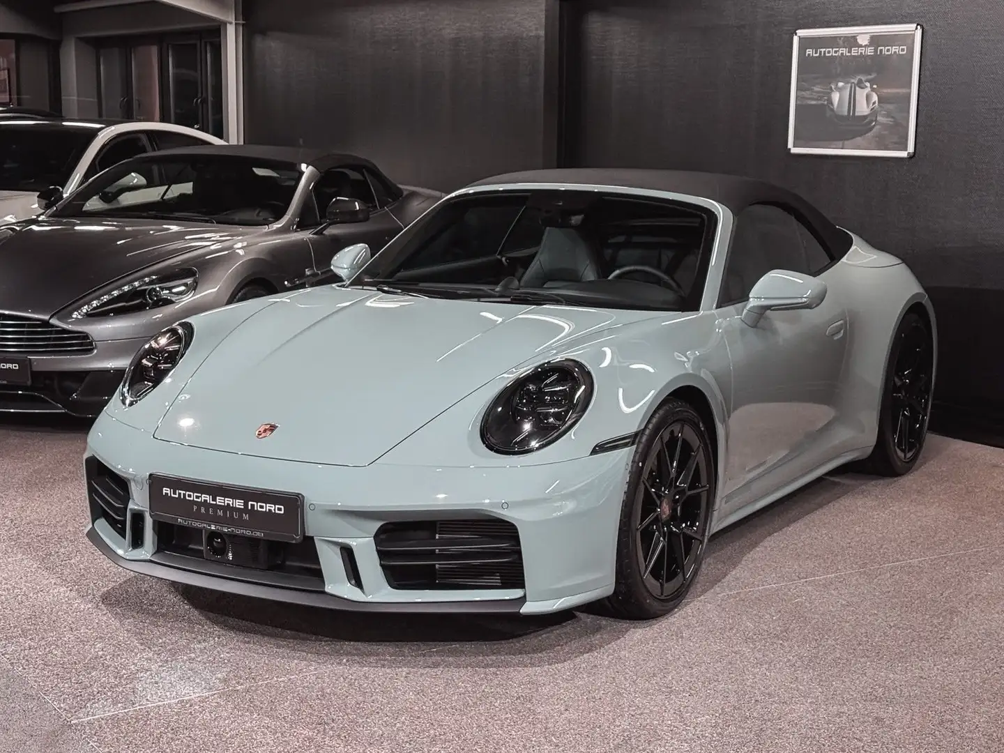 Porsche 992 911 Carrera PORSCHE 992 Cabrio InnoDrive+SportDesi Grün - 2