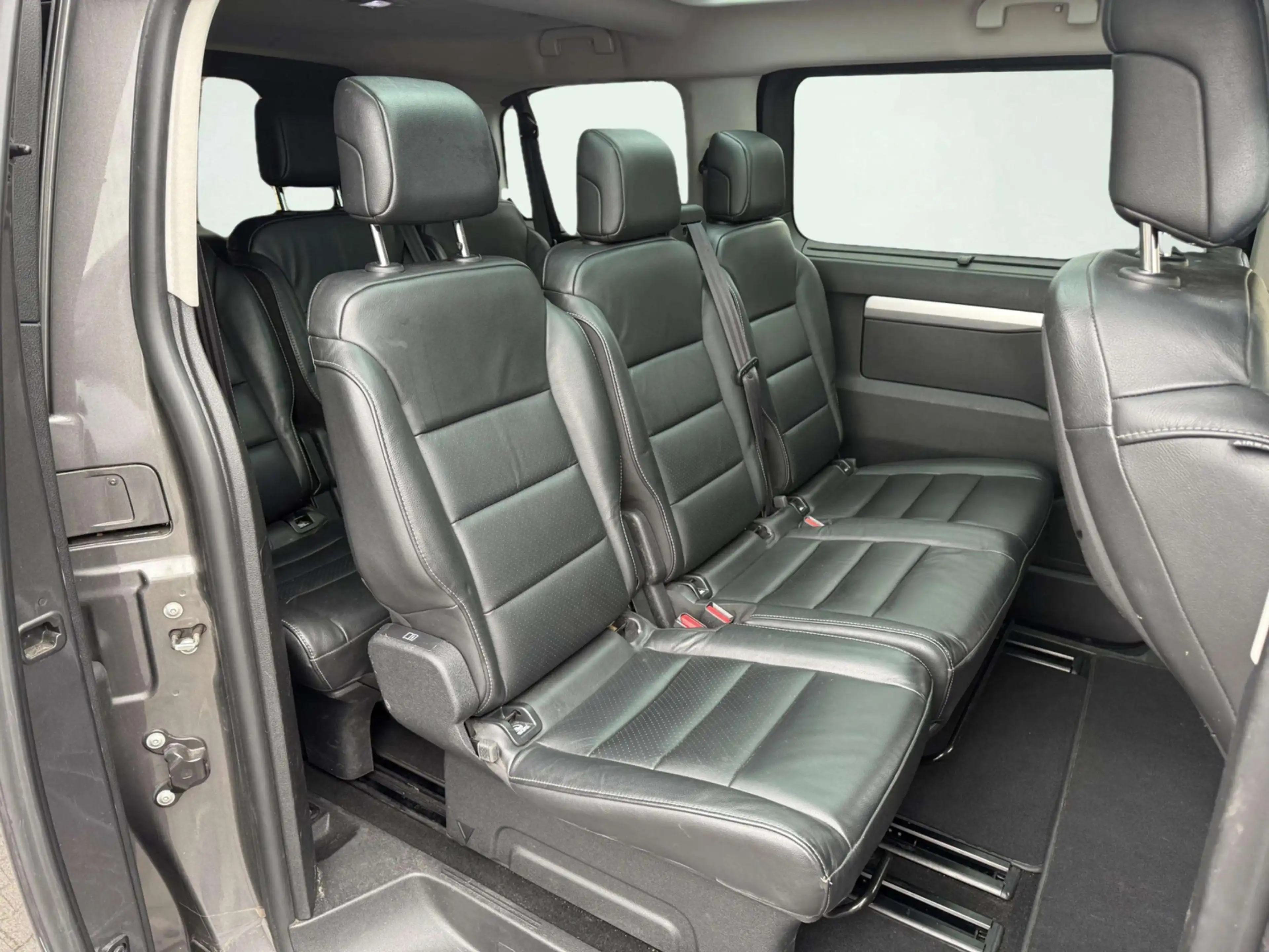 Peugeot e-Traveller 75 kWh Business Long | SOH 92% | 9 Persoons | Voll — photo 14