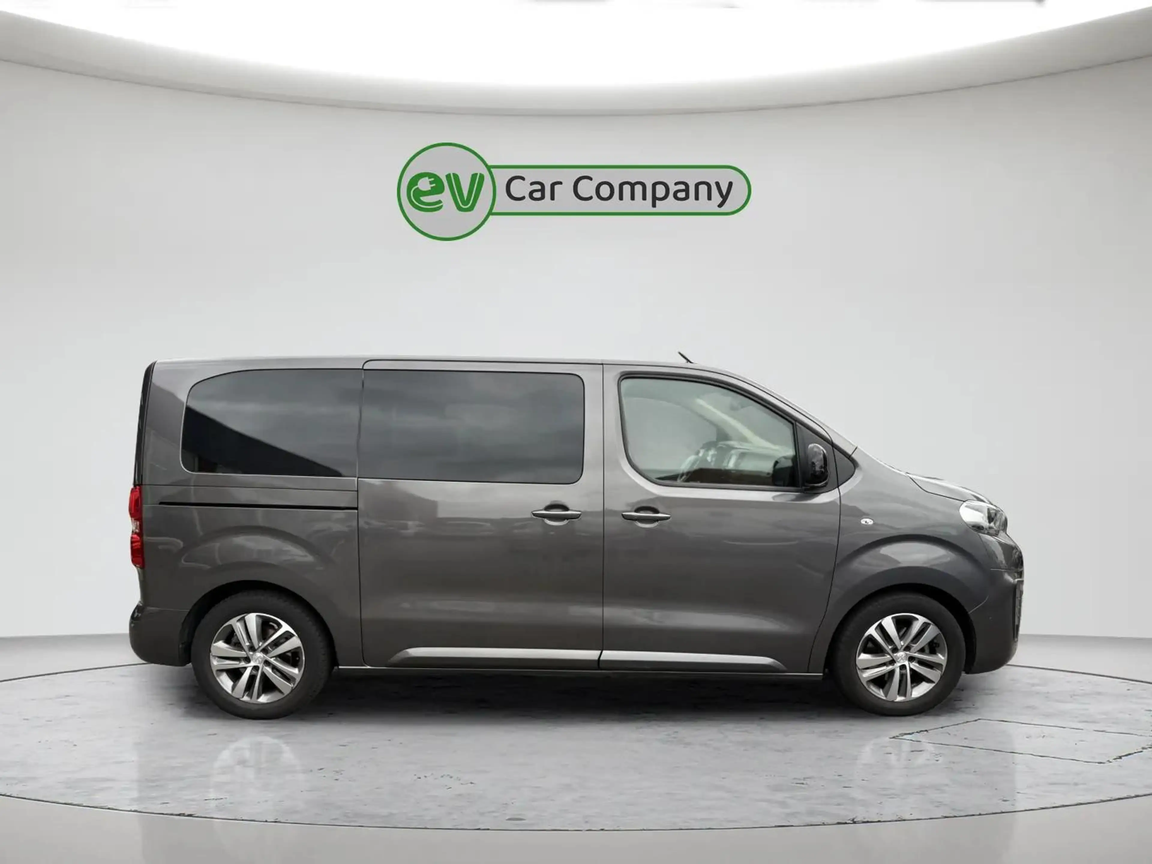 Peugeot e-Traveller 75 kWh Business Long | SOH 92% | 9 Persoons | Voll — photo 11