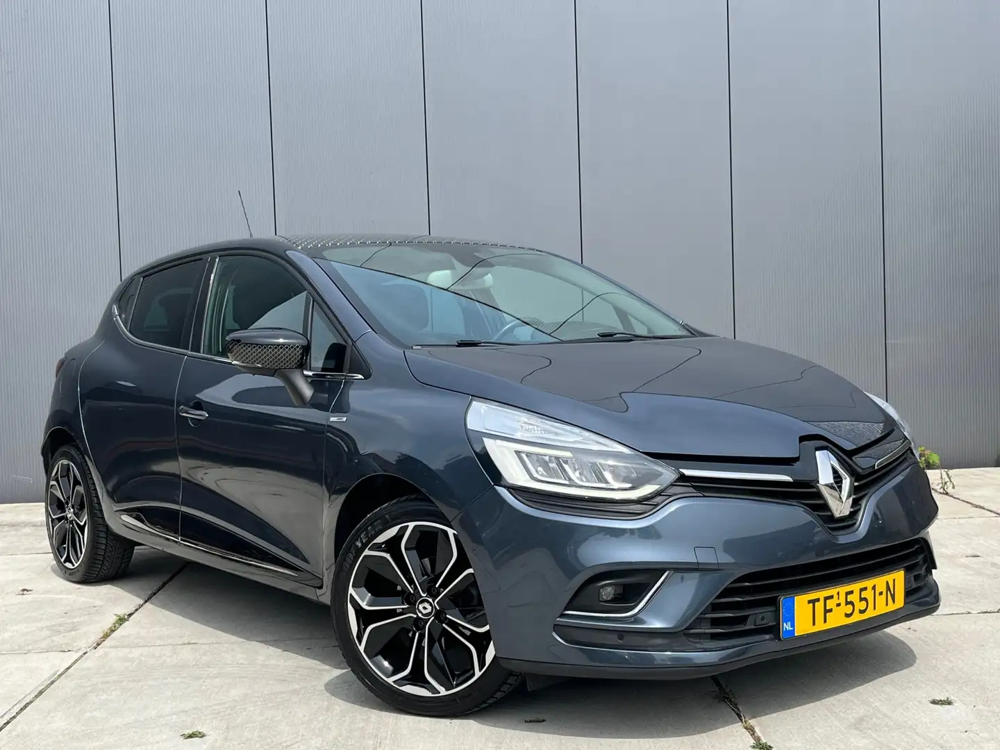 Renault Clio 0.9 TCe Bose Grijs - 2