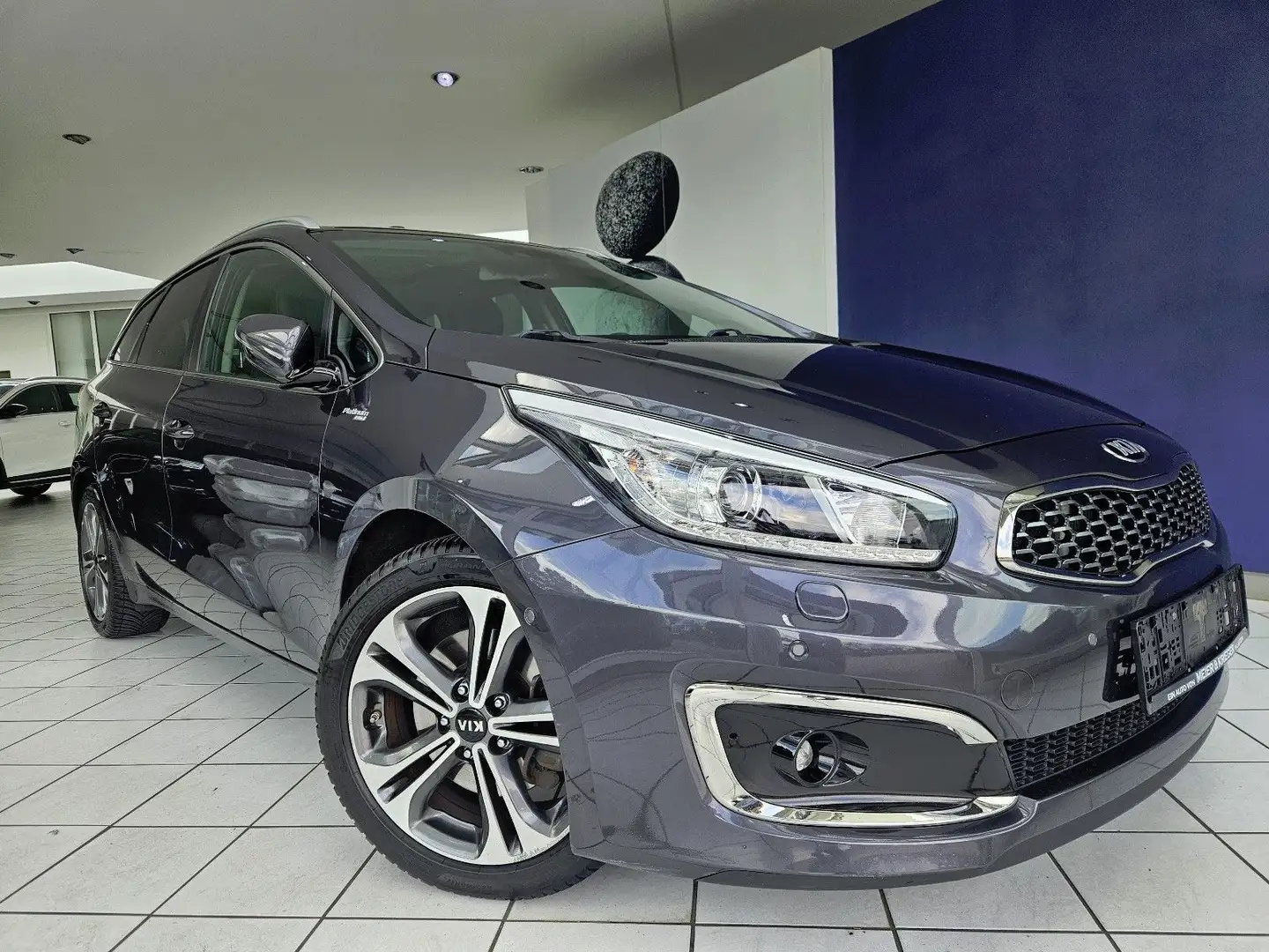 Kia Ceed SW / cee'd SW Platinum 1Hd./Aut/Leder/Panor. Grau - 1