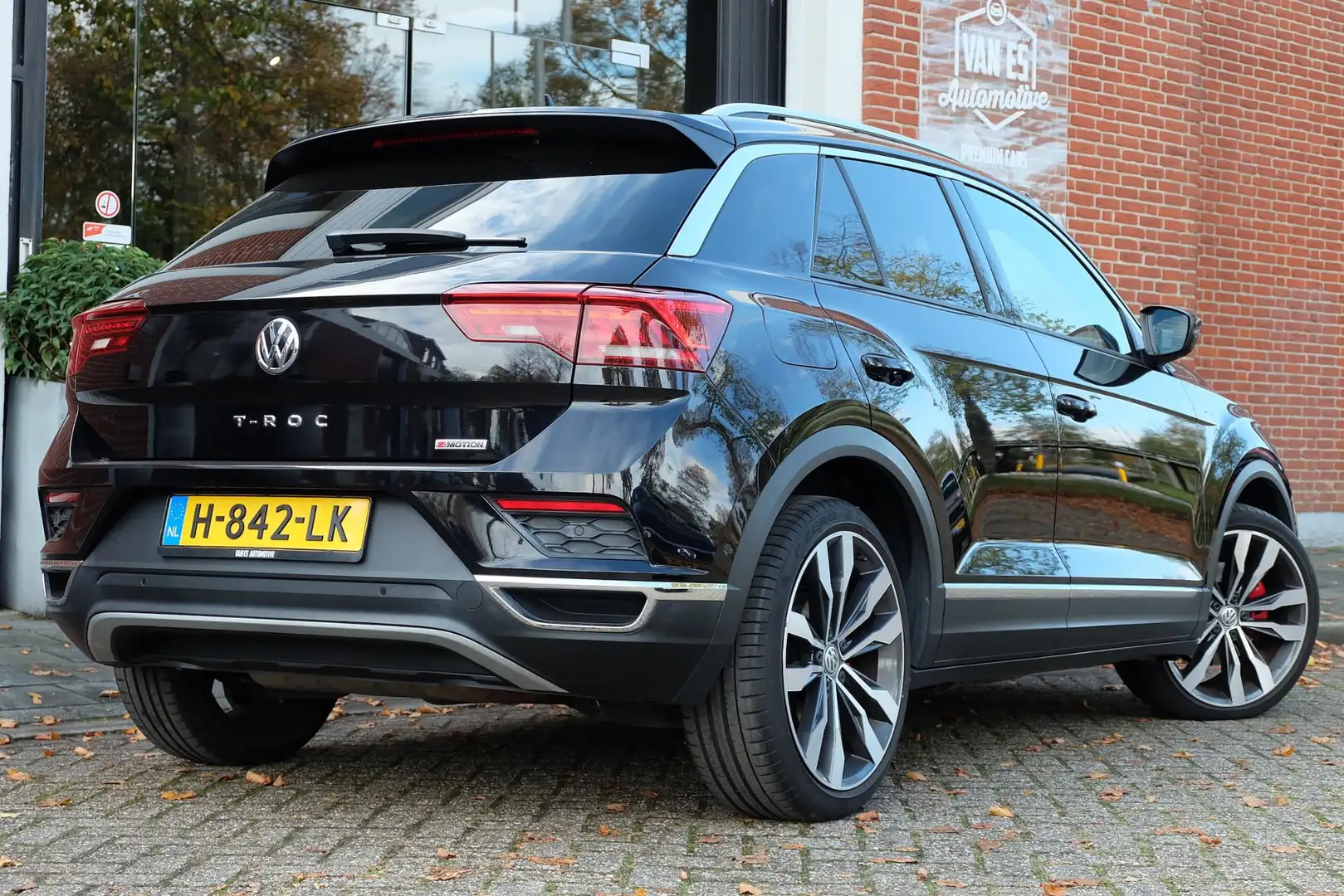 Volkswagen T-Roc 2.0 TSI 4Motion Sport / Pano / Beats / Virtual / C Zwart - 2