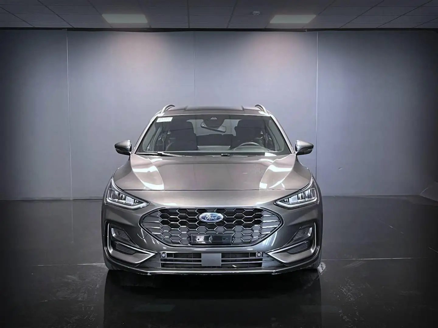Ford Focus 1.5 EcoBlue 120 CV automatico SW ST-Line Grigio - 2