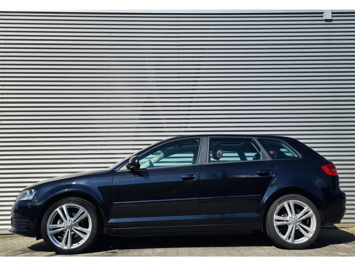 Audi A3 Sportback 1.4 TFSI Ambiente Pro Line AUT 03-2010 P Nero - 2