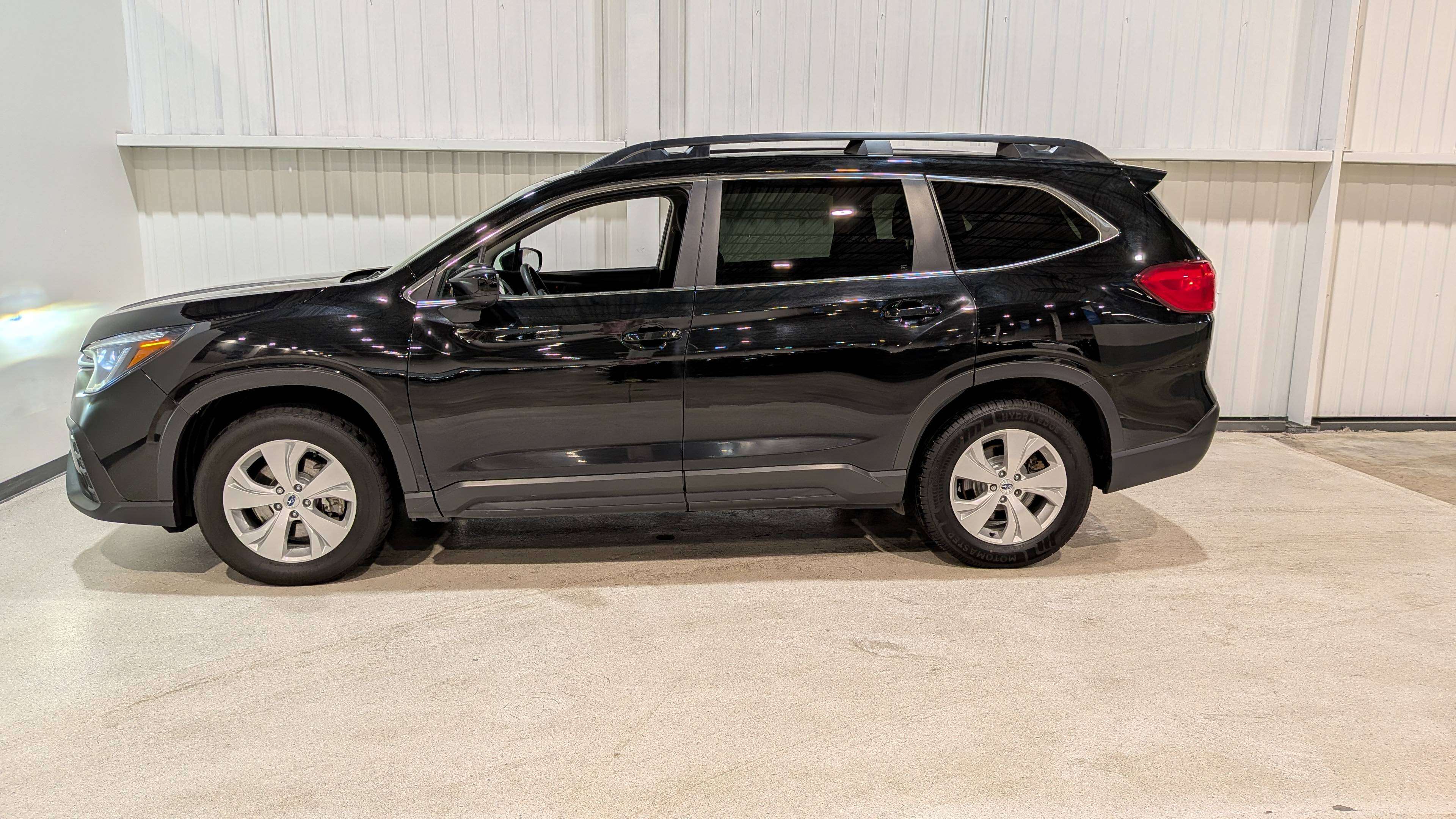 2024 Subaru Ascent Convenience, Auto, AWD, 8 Passagers, Carplay, — снимка 1