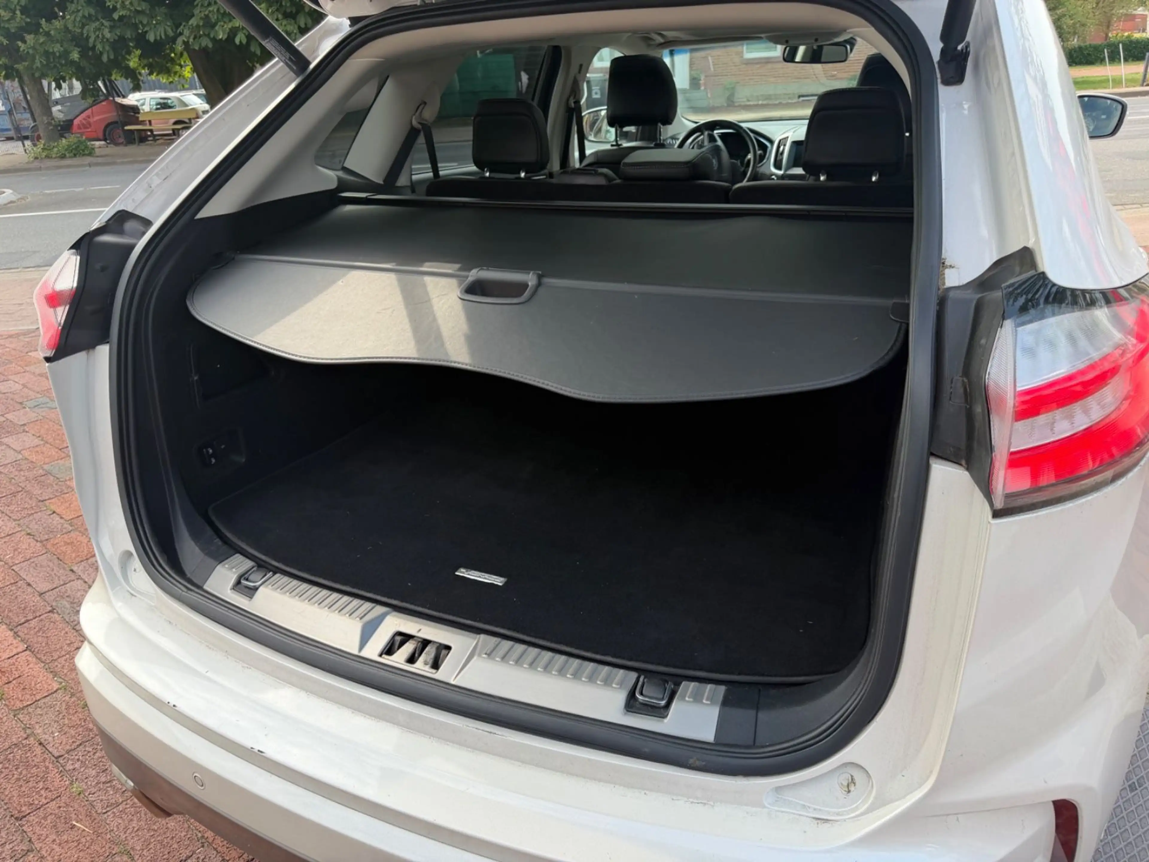 Ford Edge Vignale 4x4 Pano+AHK+Sthzg.+1.Hd+LED+RFK — photo 10