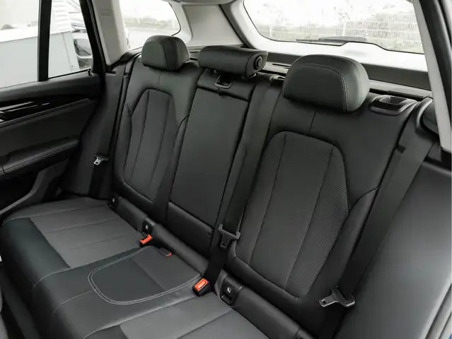 BMW X3 view 25