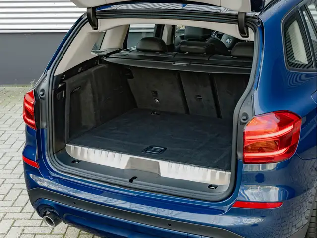 BMW X3 view 11