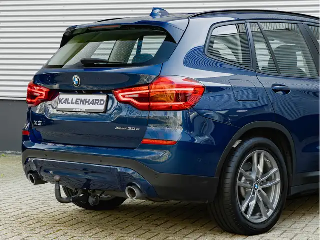 BMW X3 view 10