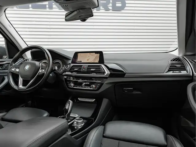 BMW X3 view 4