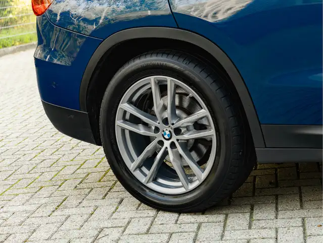BMW X3 view 14