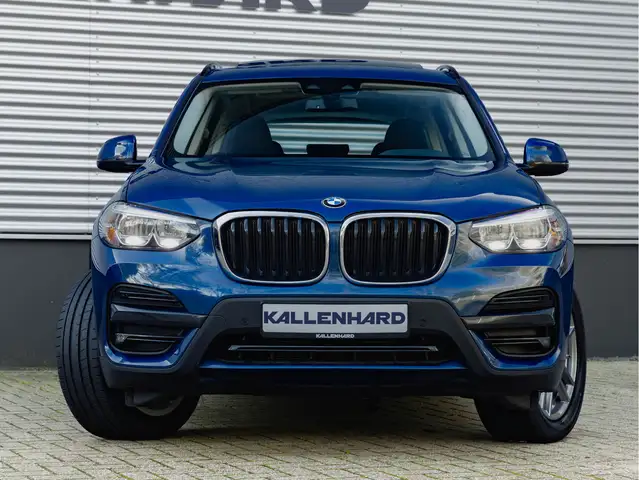 BMW X3 view 5