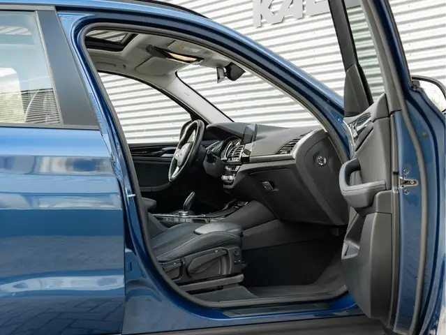 BMW X3 view 22