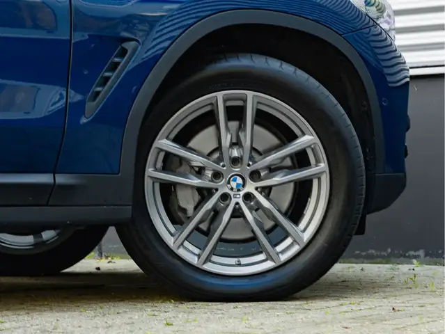 BMW X3 view 15