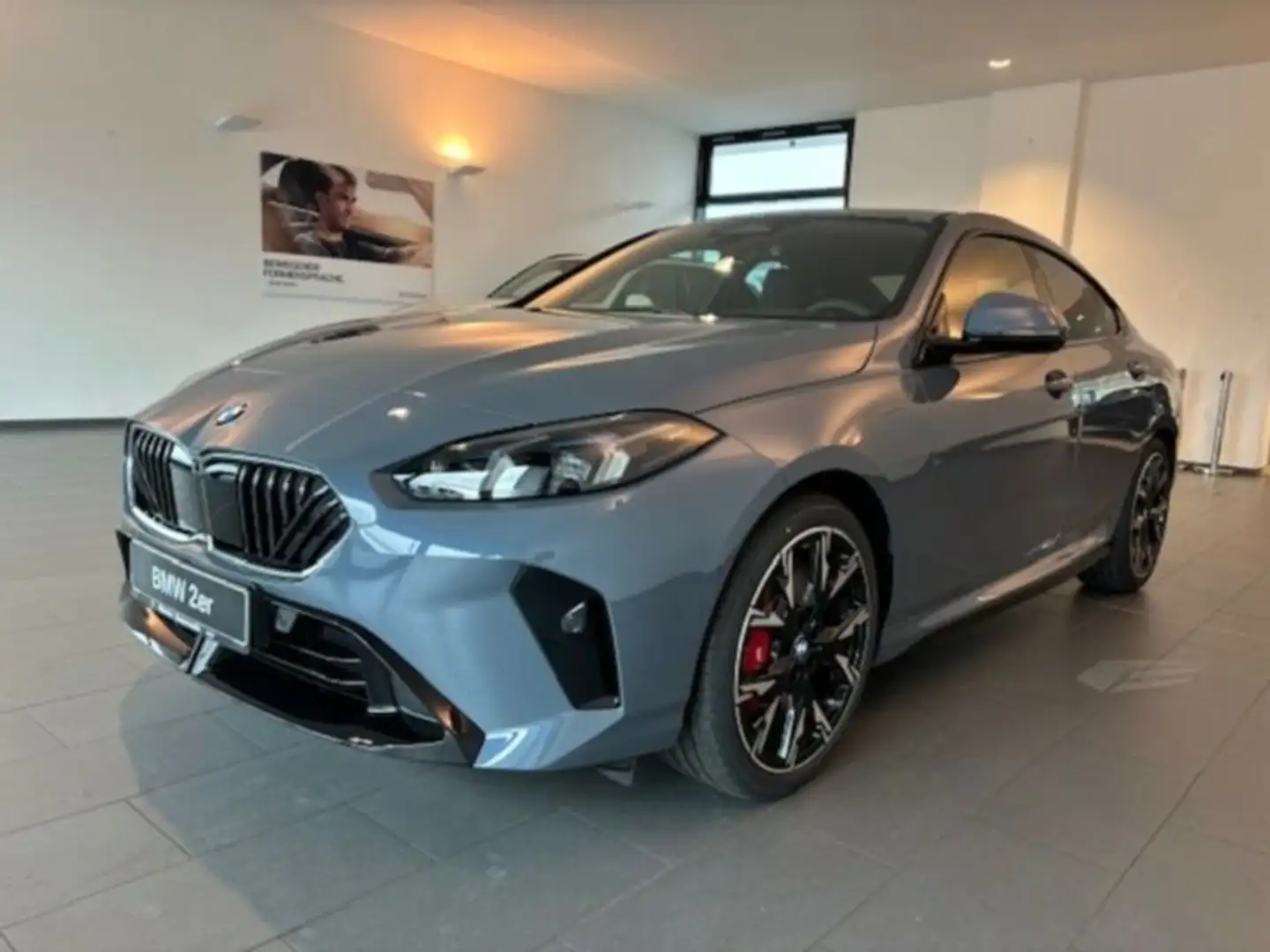 BMW 223 xDrive Gran Coupé M Sportpaket Grau - 2