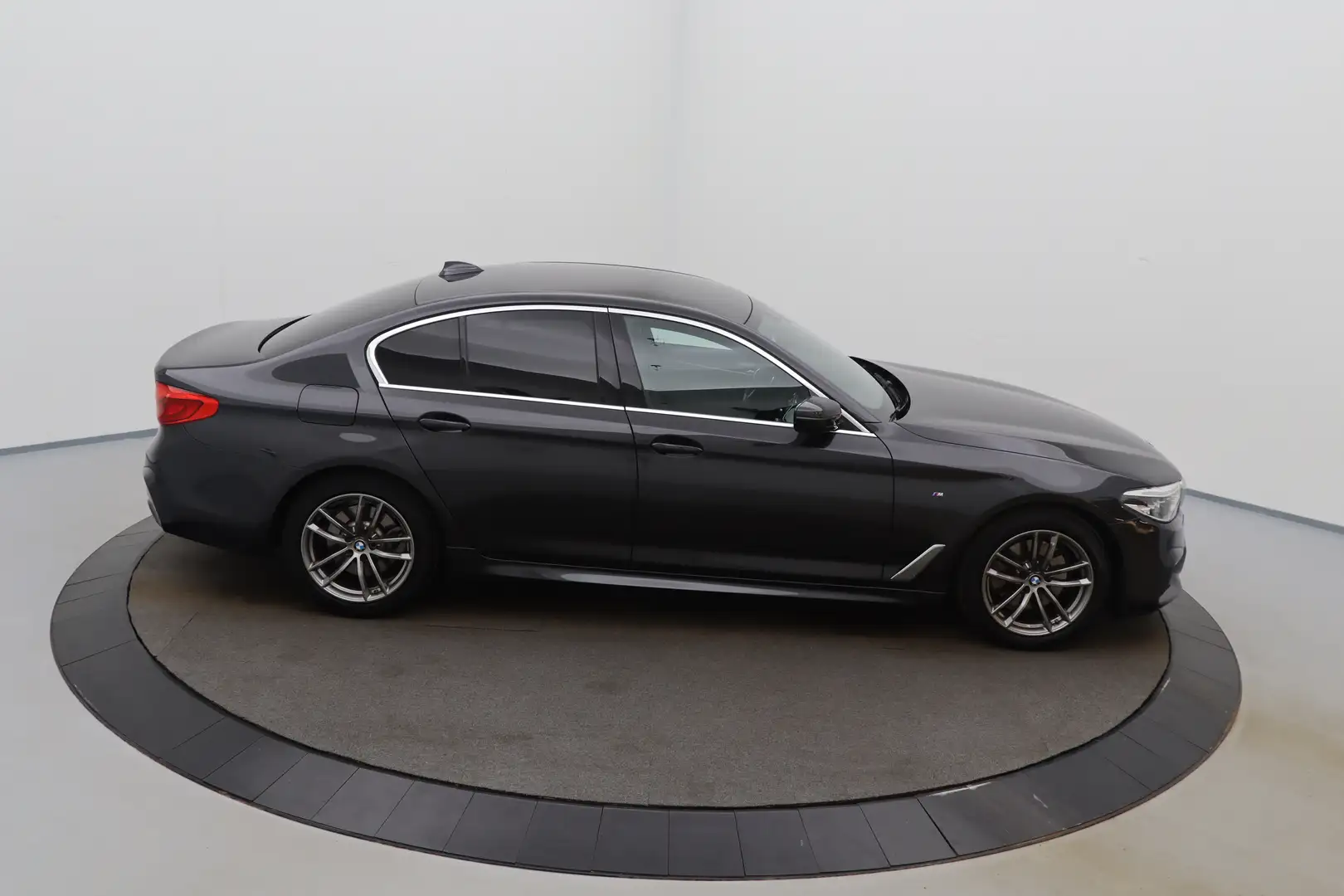 BMW 520 5 dA MHEV M-Sport Business Ed. LEDER/CUIR Adapt. L Szürke - 2
